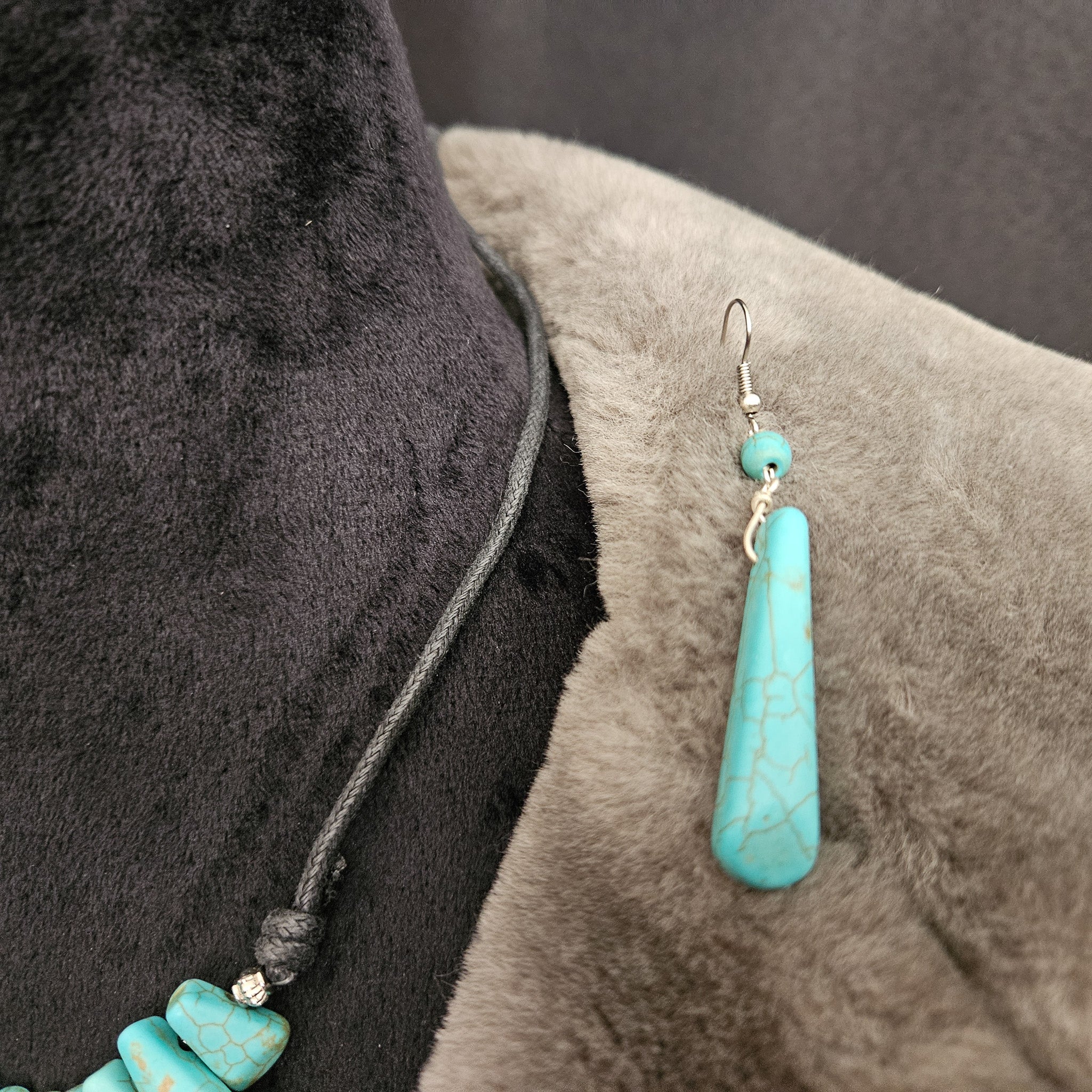 Blue Faux Turquoise Tear Shape Stone Leather Strap Necklace and Earrings Set