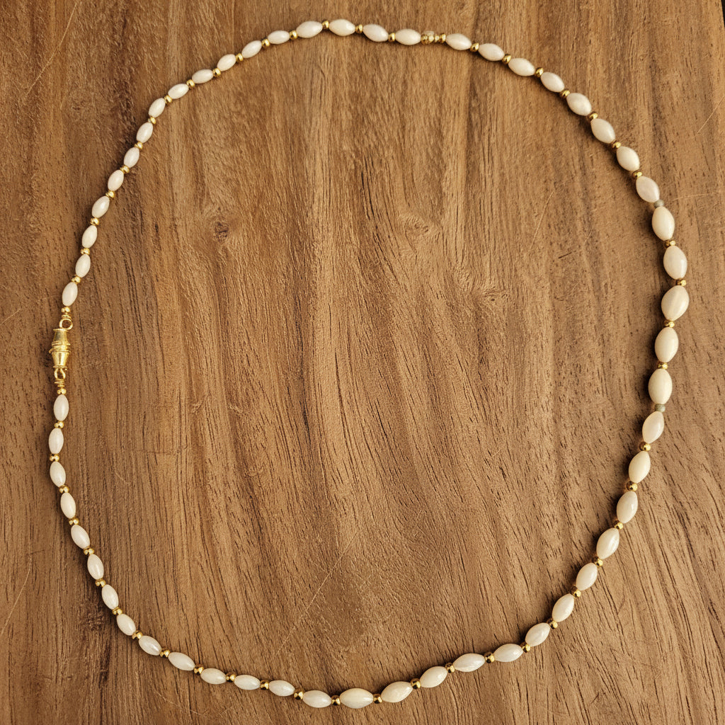 Vintage Avon Mother of Pearl Beaded Necklace