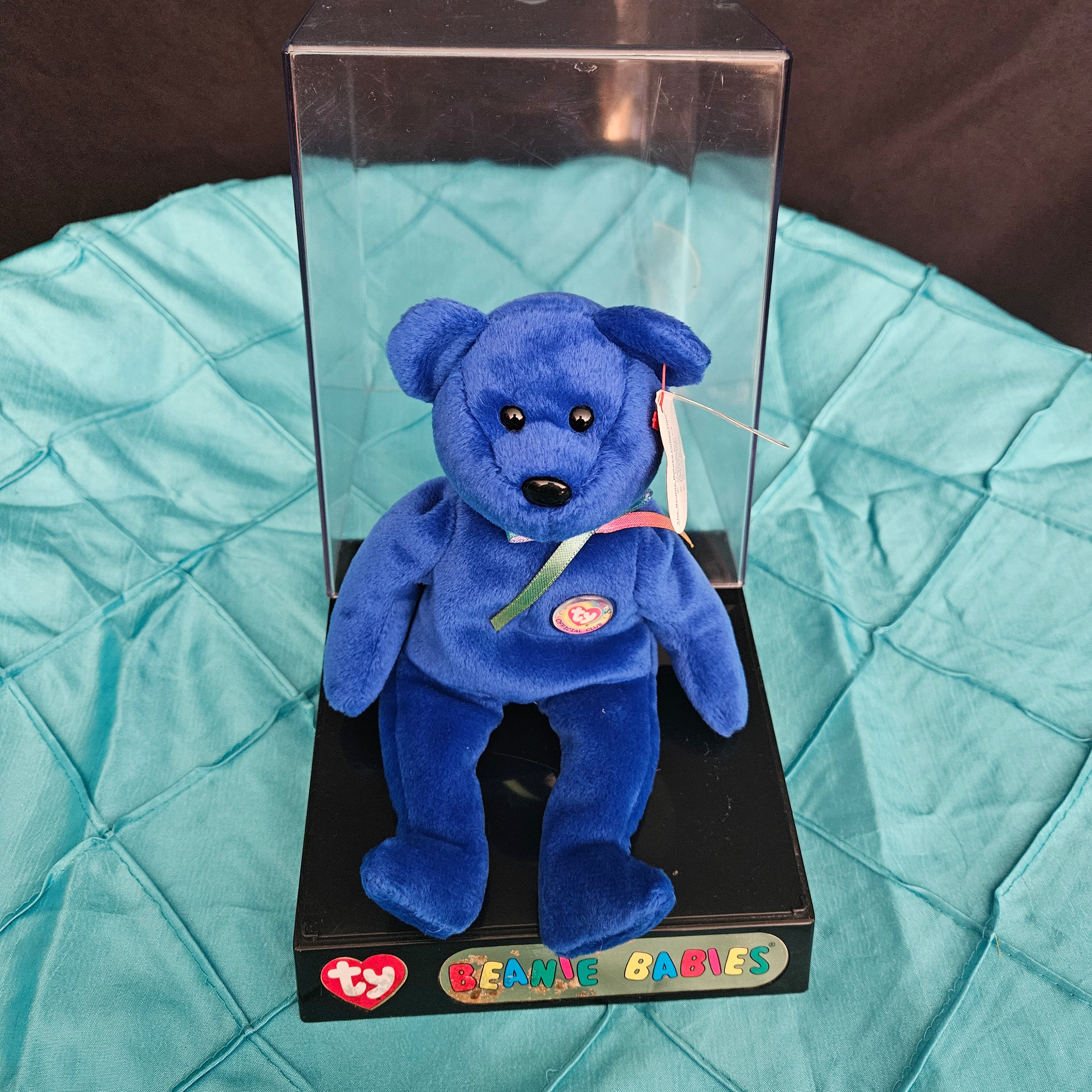 Vintage Ty Beanie Baby "Clubby the Official Club Bear" in Original Display Box