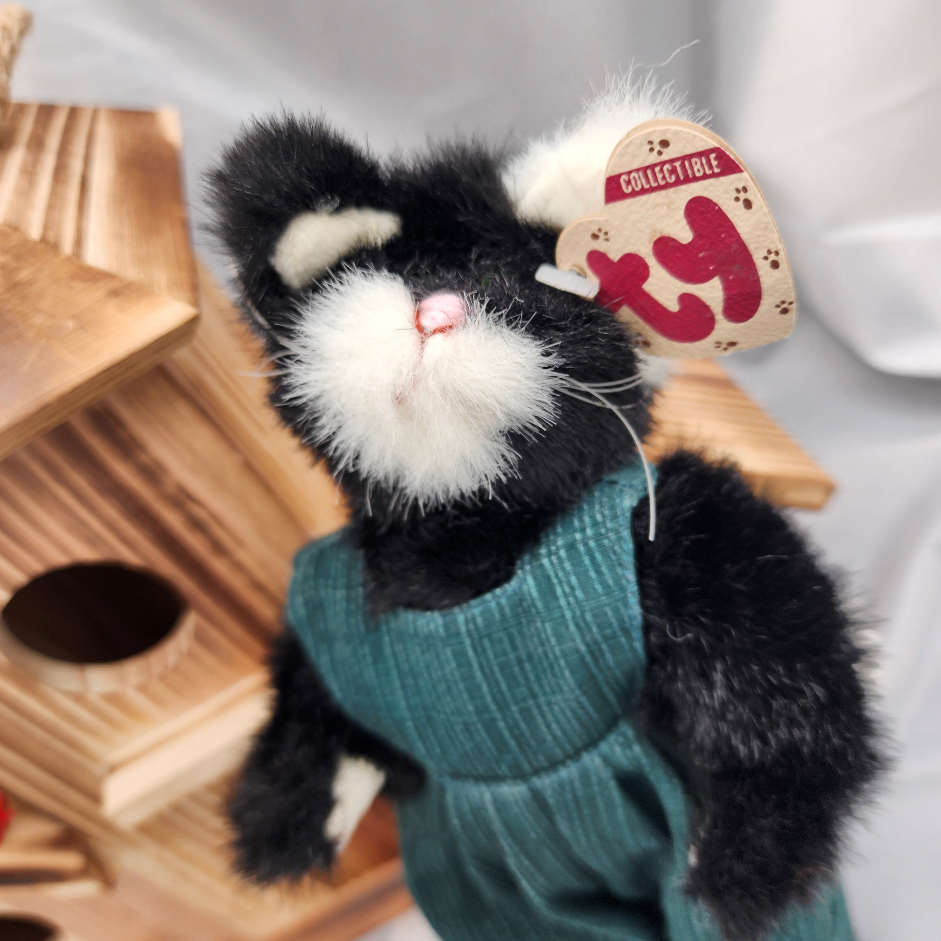 Ty Beanie Babies "Purrcy the Cat"