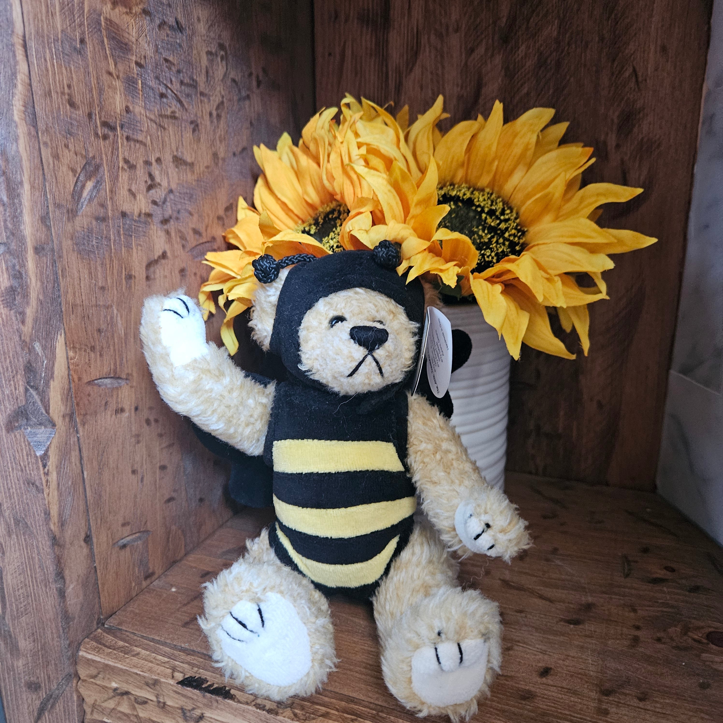 Ty Beanie Babies "Beezee the Bear"