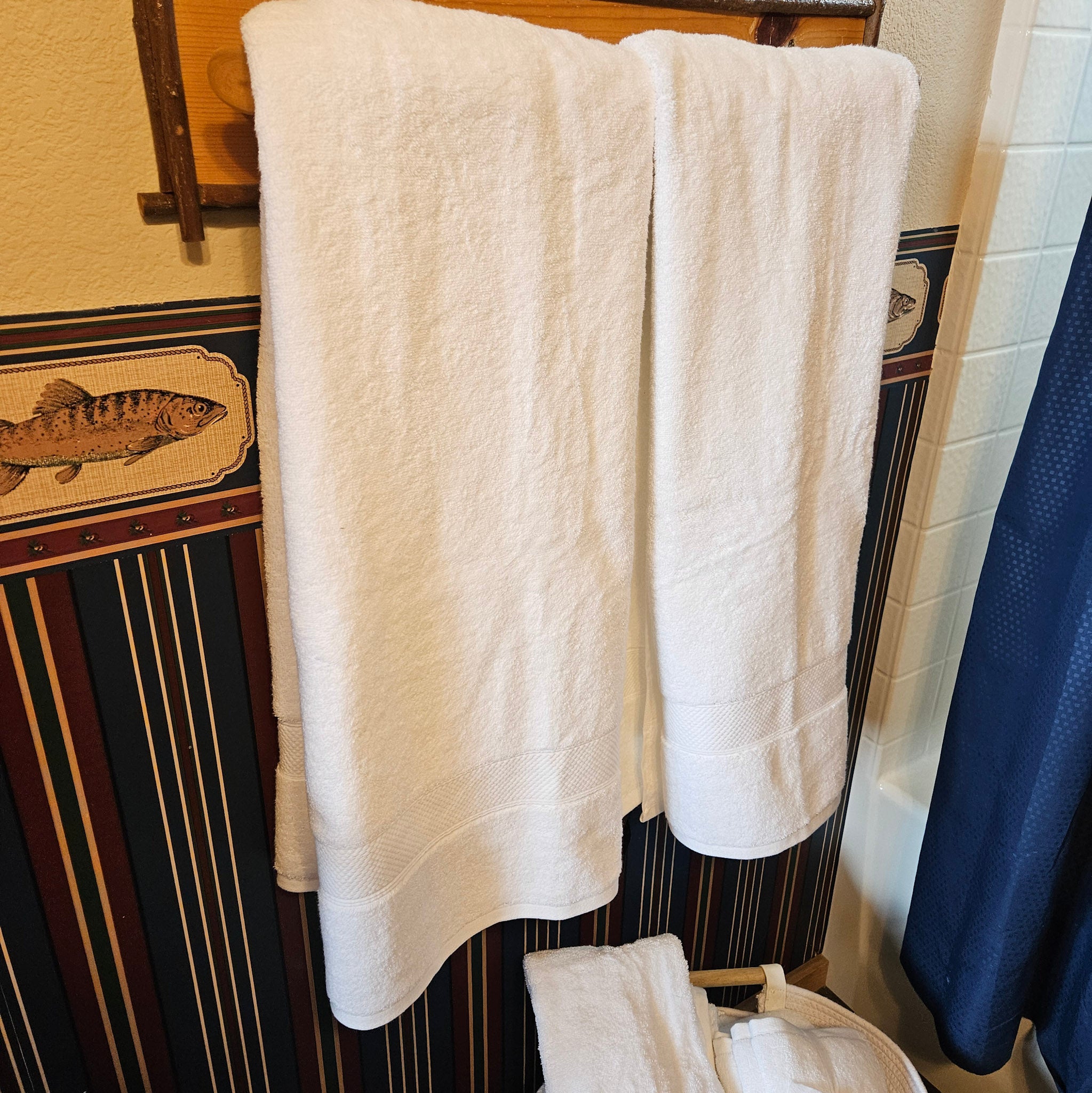 SOHO Living 100% Cotton White Bath Towel