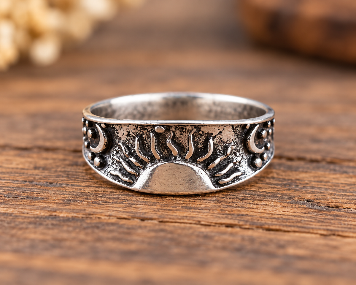 Sun & Moon Band Ring – Size 9