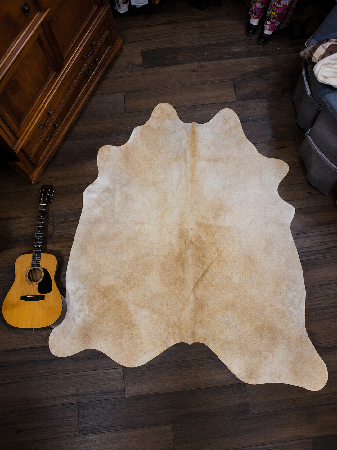 Beige Leather Cowhide Rug – Natural Rustic Western Home Décor Accent