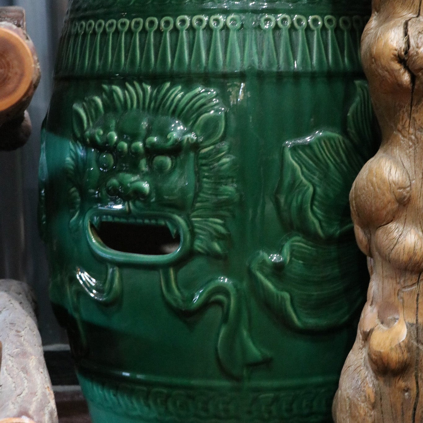 ENILSA Decorative Ceramic Garden Stool Glazed Lion’s Head Side Table