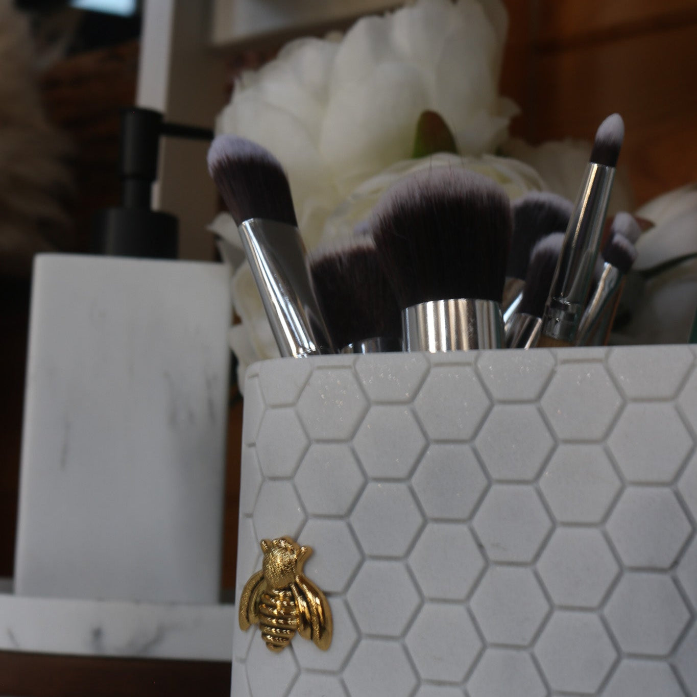 Caro Home Marble Honeycomb Makeup Brush Holder with Bee Detail