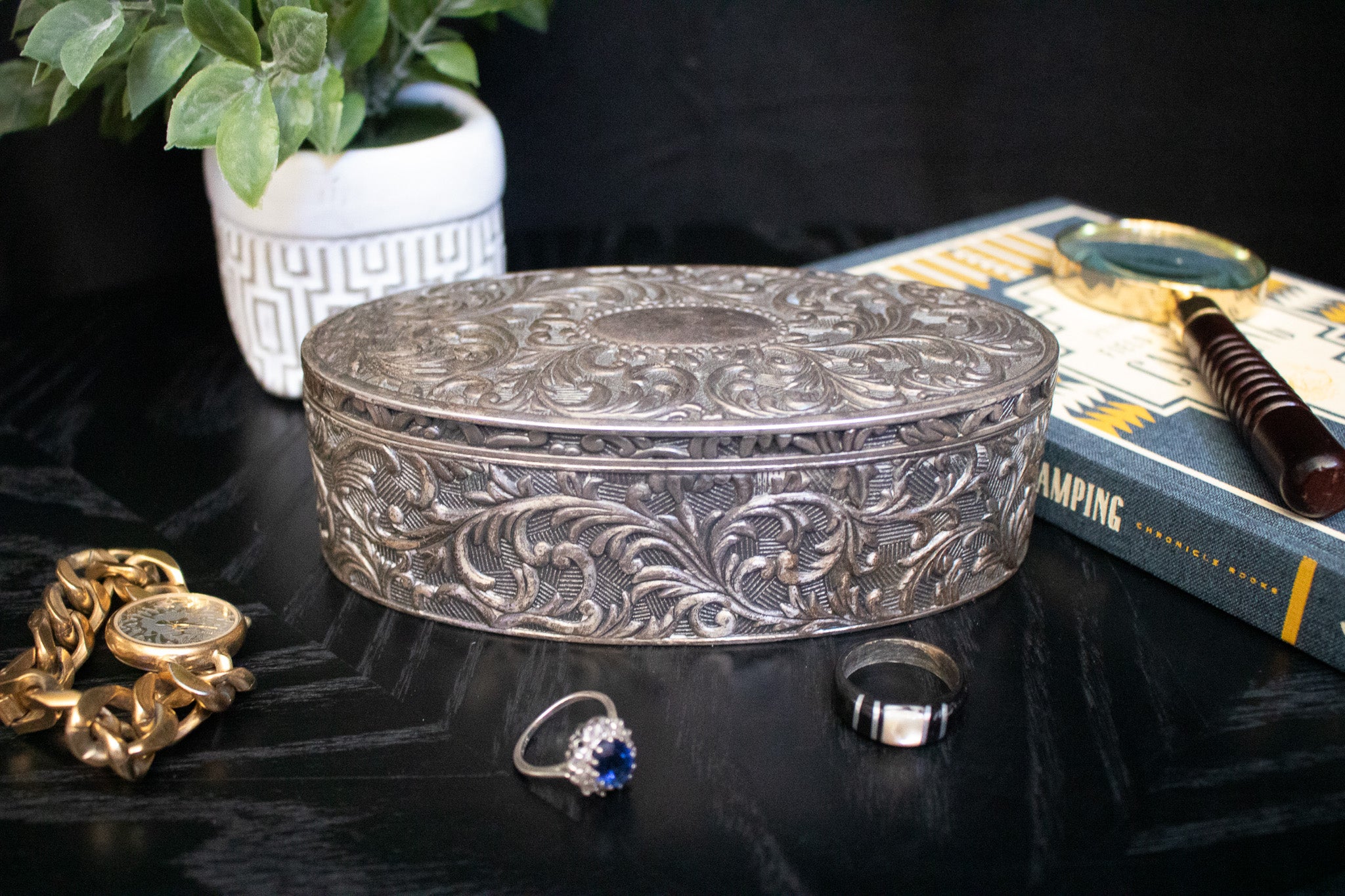 Silver Plated Oval Velvet Lined Jewelry Box
