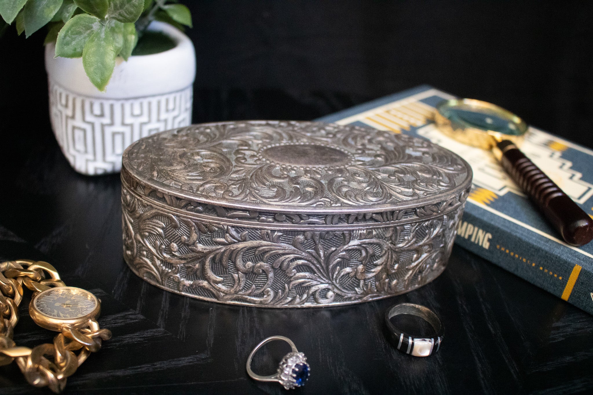 Silver Plated Oval Velvet Lined Jewelry Box
