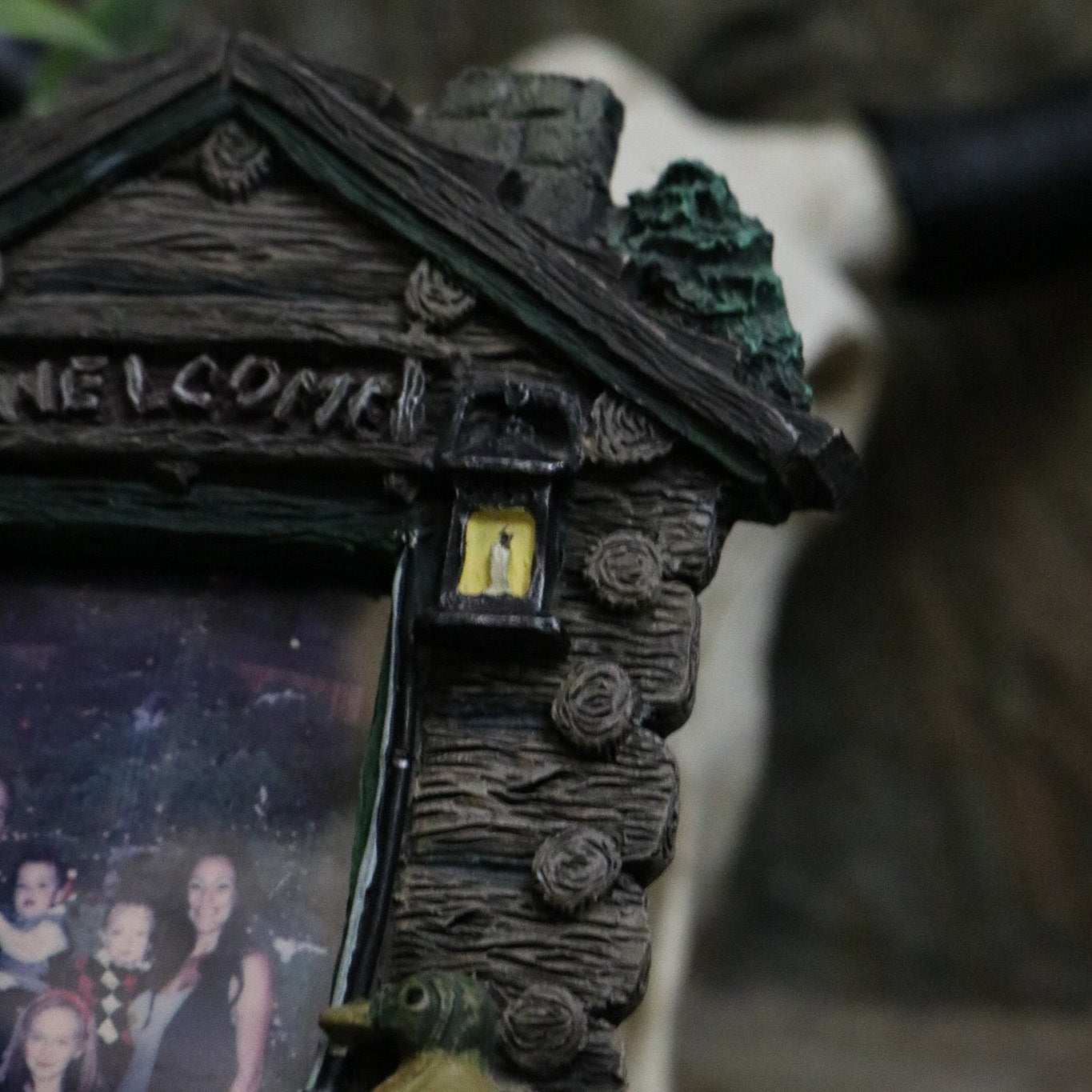 Mini Cabin 3D Design 3 1/2" x 5 1/2" Picture Frame