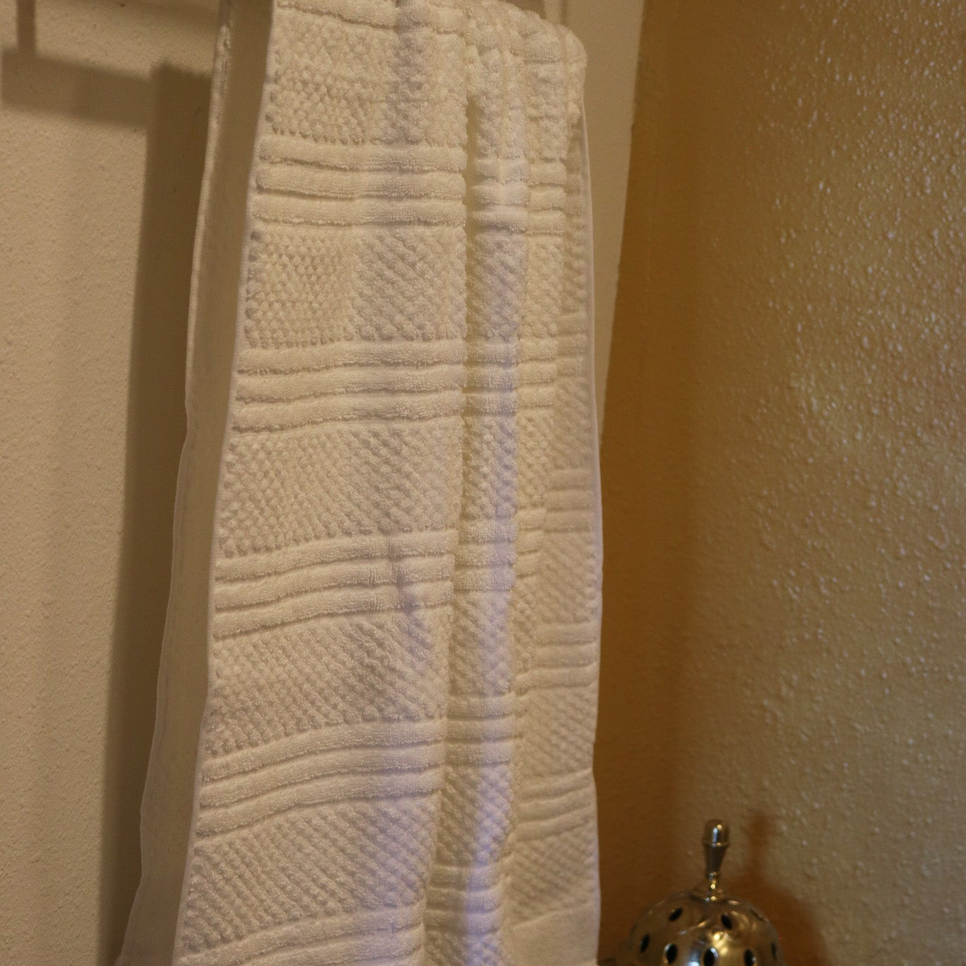 Common Thread Brand 6 Piece White Towel Set