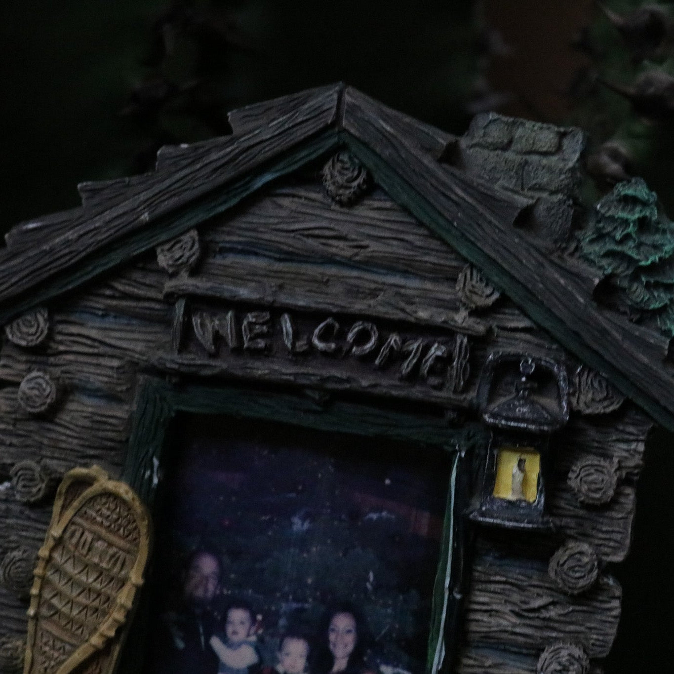 Mini Cabin 3D Design 3 1/2" x 5 1/2" Picture Frame
