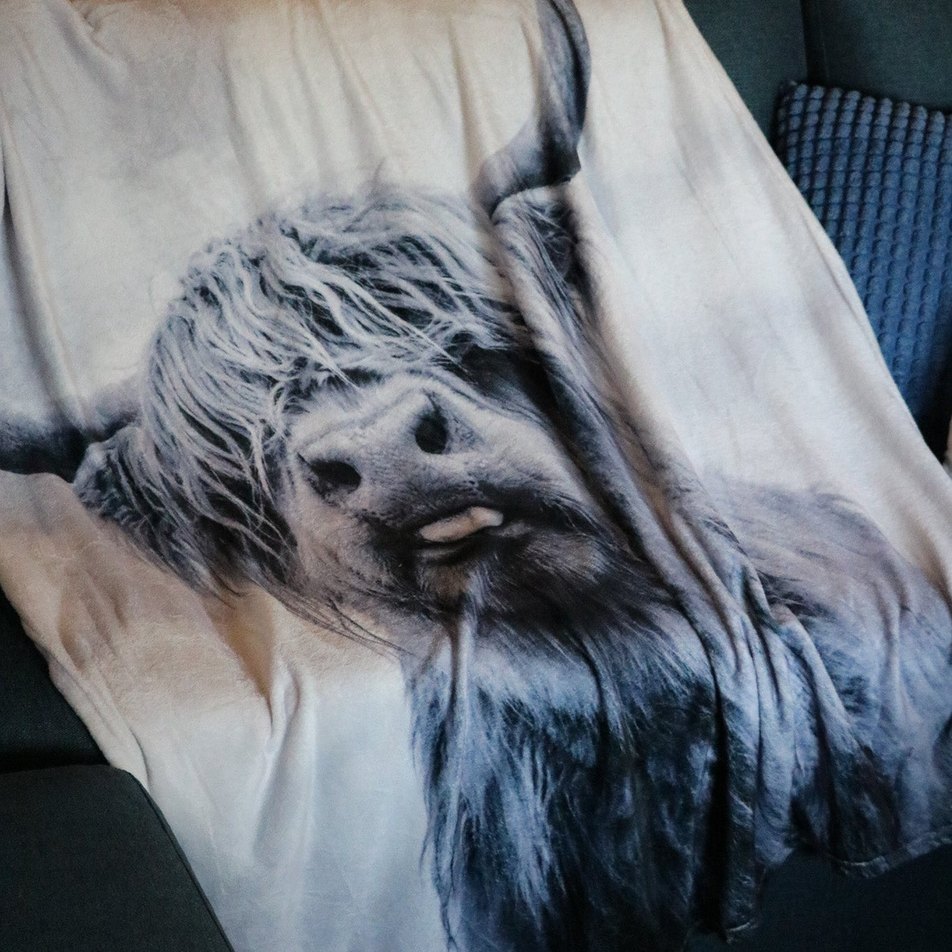 Grey Highland Cow Pattern Throw Blanket Cozy
