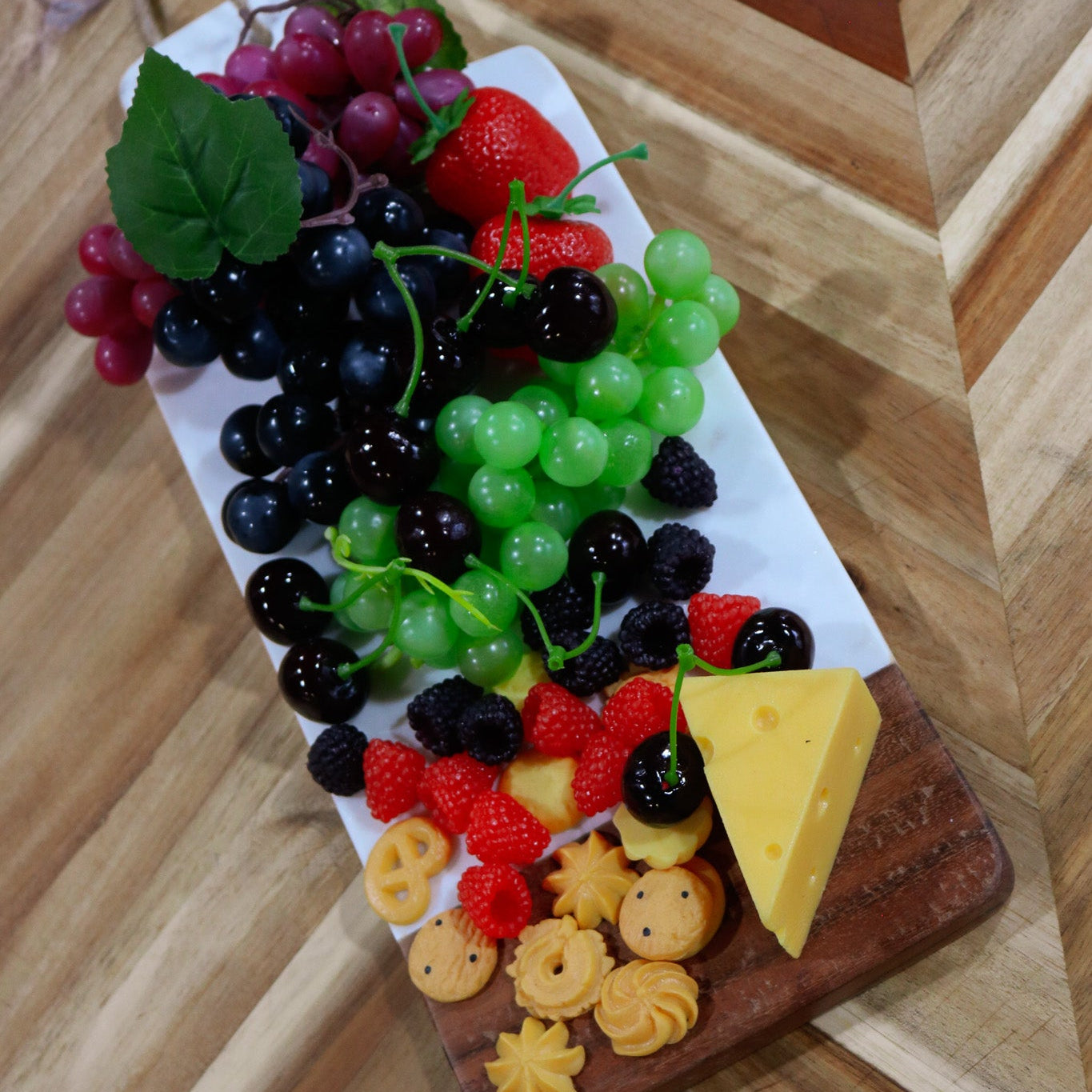 Chopping Board - Small Paddle with White Stone Faux-marble with Wood End