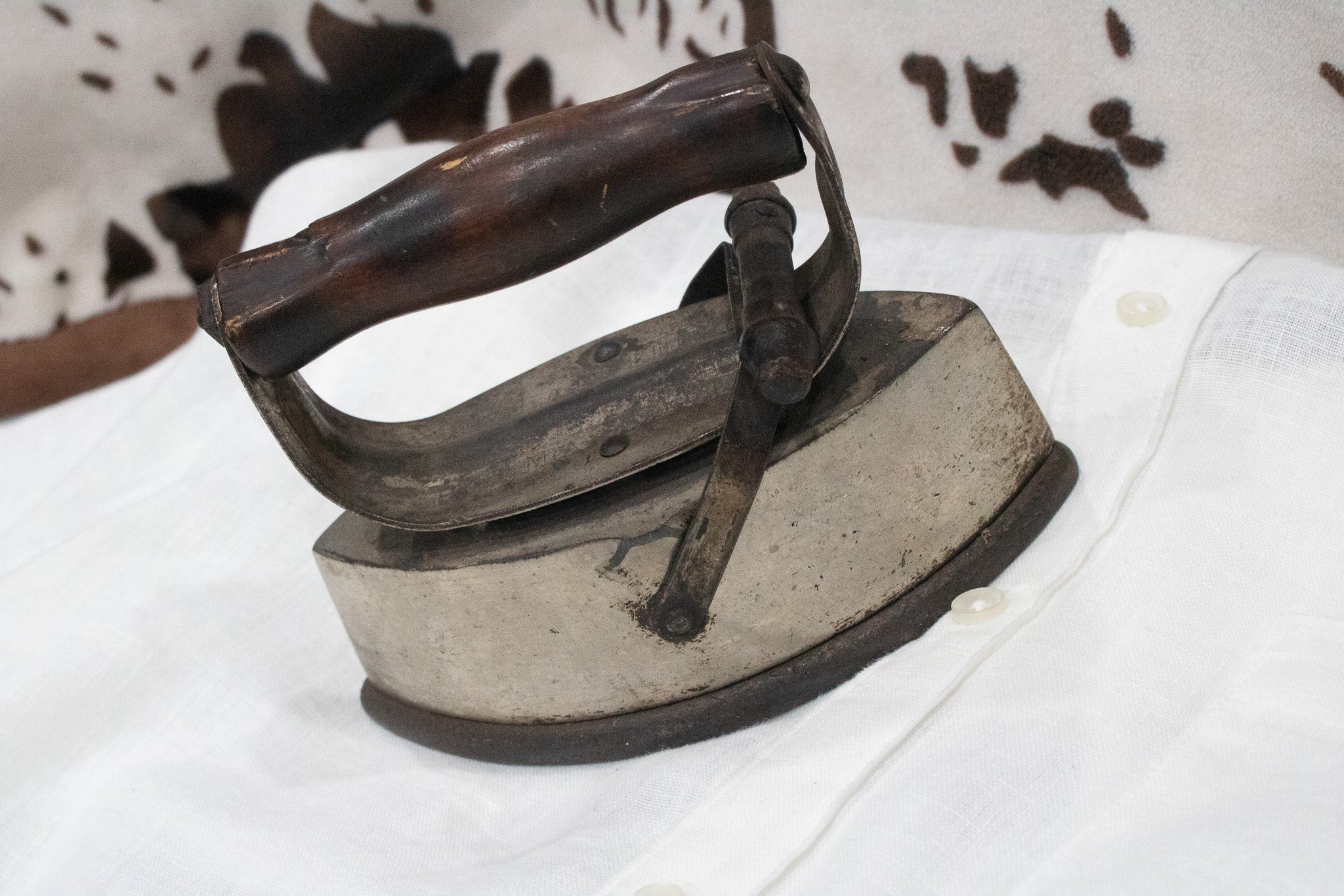 Wood Handle Cast Iron with Removable Hot Plate