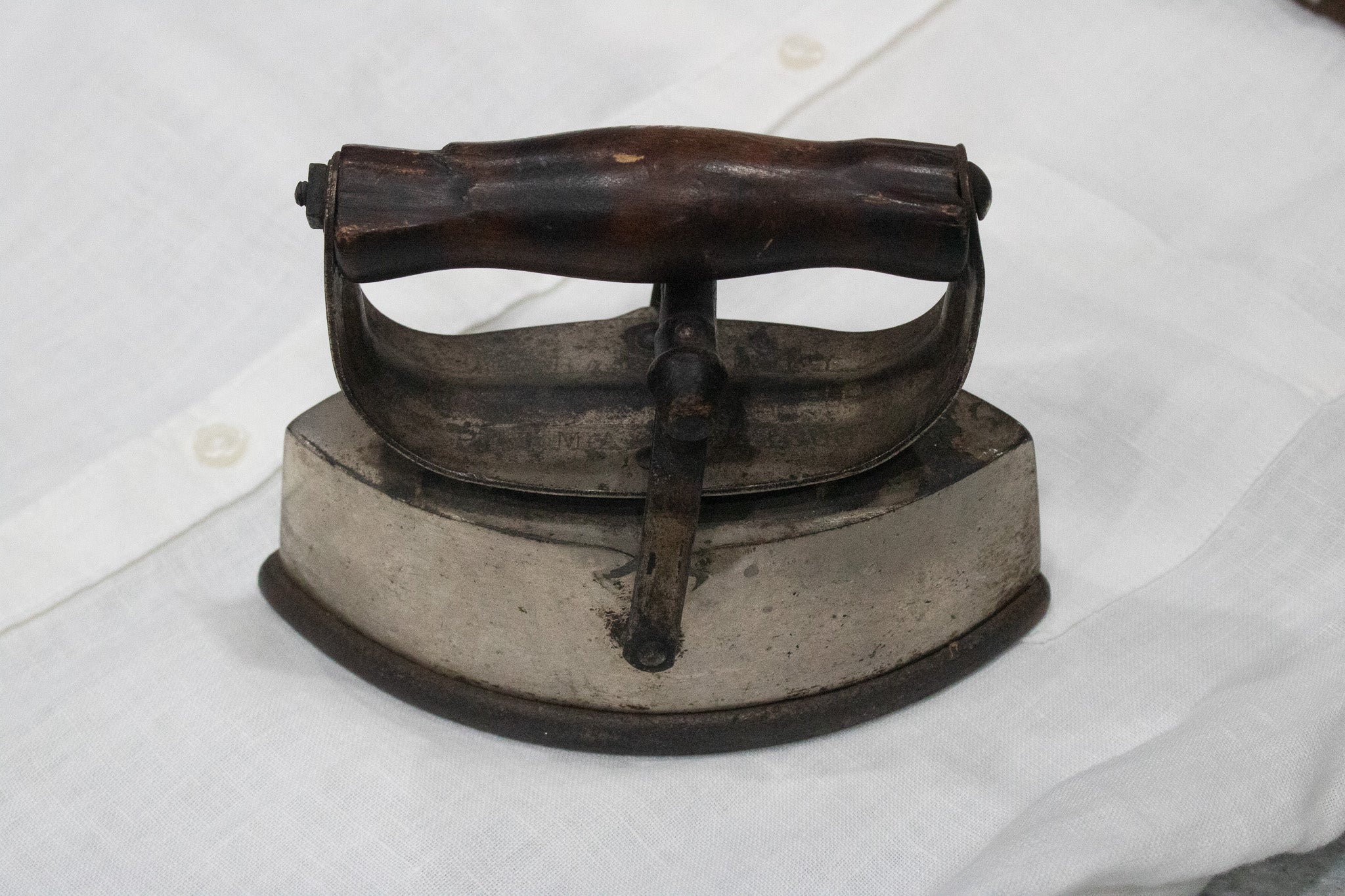 Wood Handle Cast Iron with Removable Hot Plate