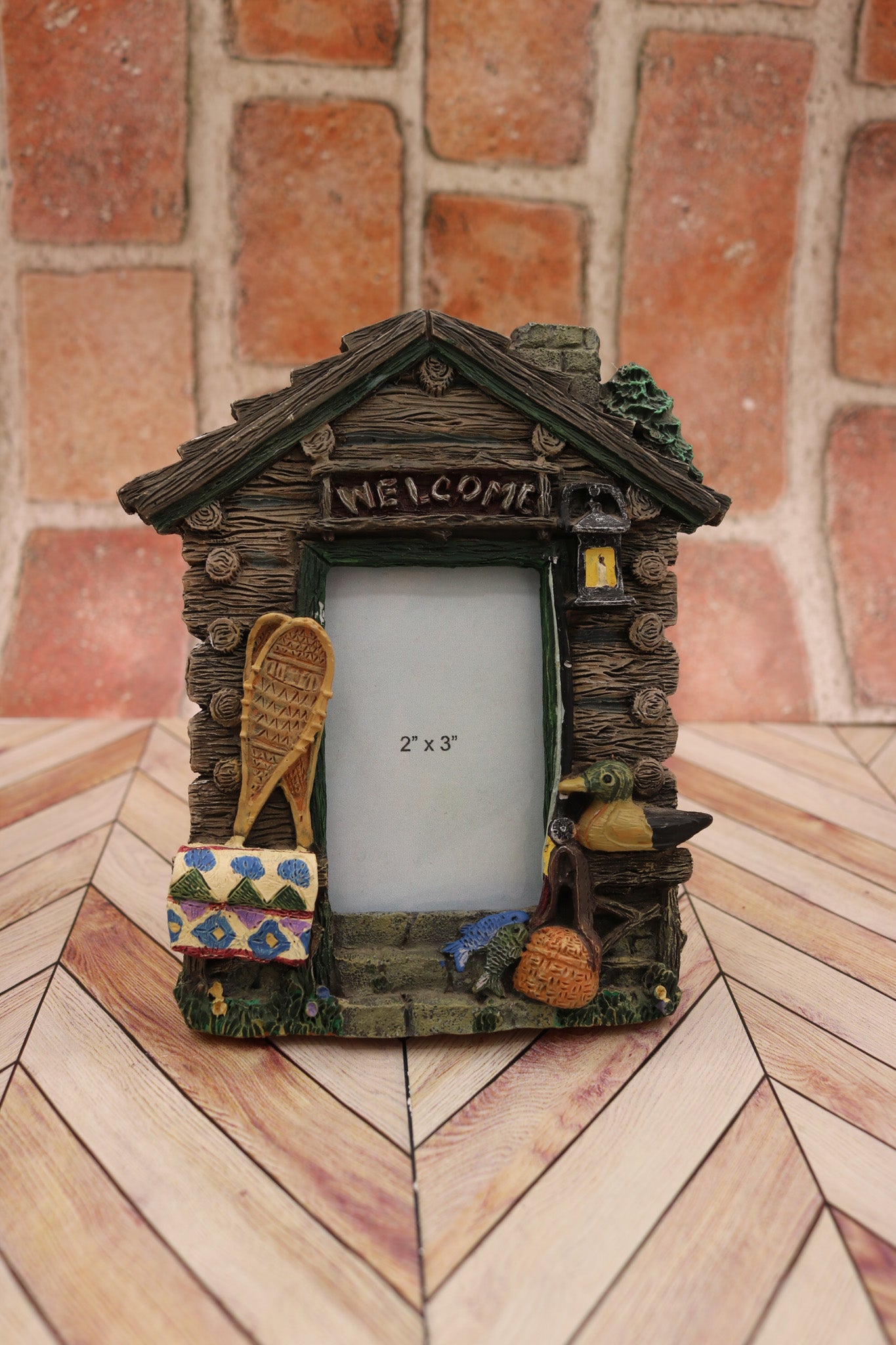 Resin Log Cabin 2"x 3" Picture Frame