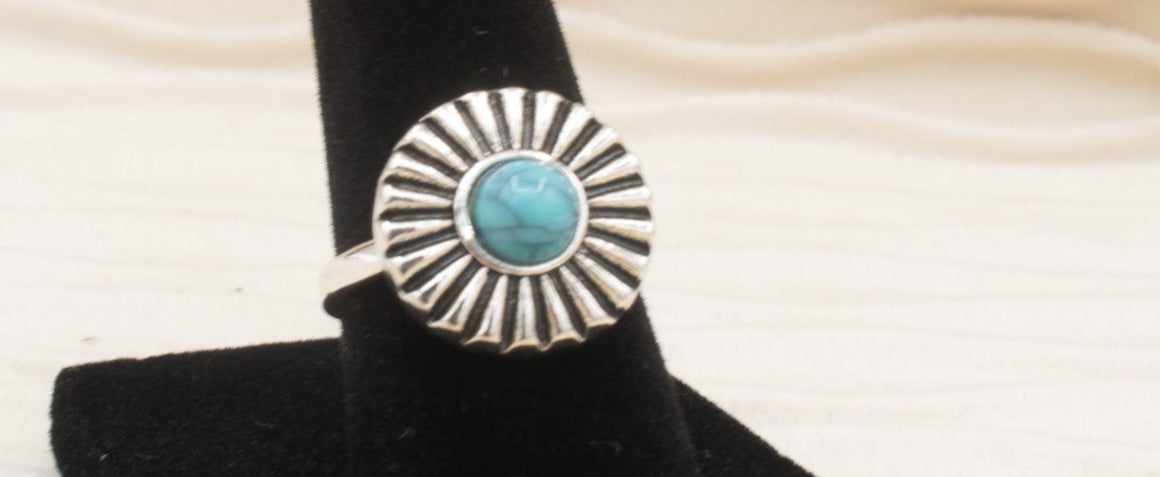 Faux Turquoise Flower Silver Tone Ring Size 7