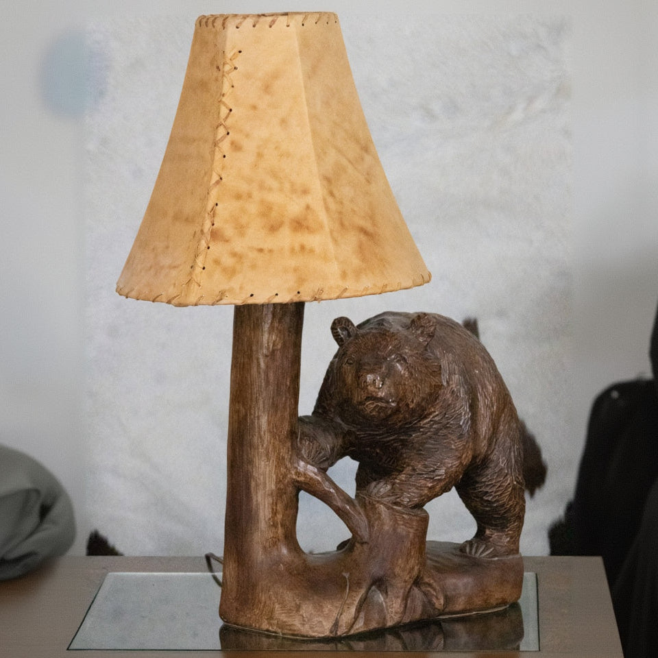 Bear Wildlife Sculpture Table Lamp