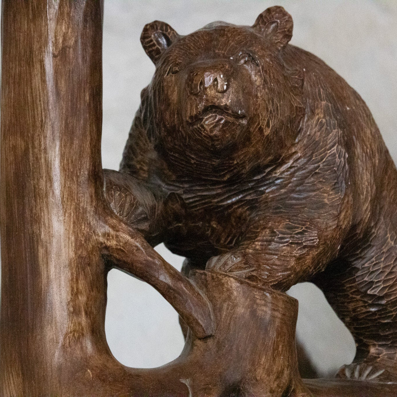 Bear Wildlife Sculpture Table Lamp