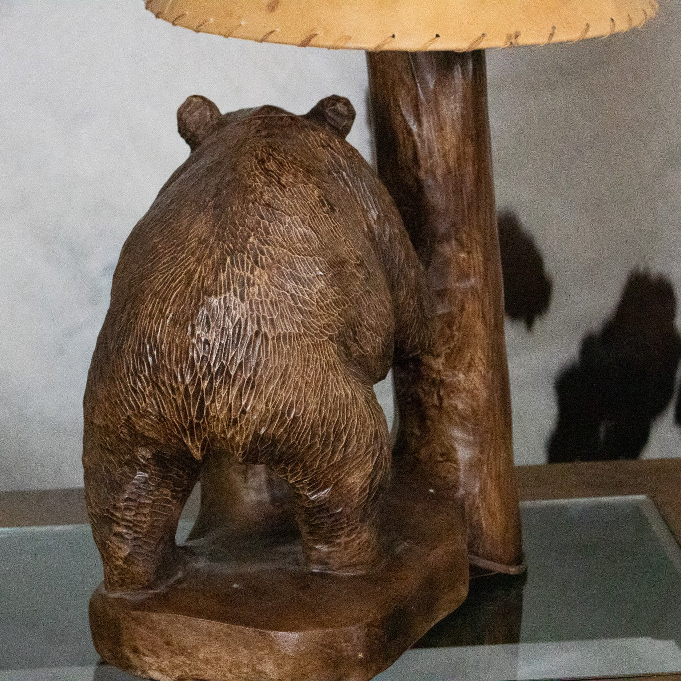Bear Wildlife Sculpture Table Lamp