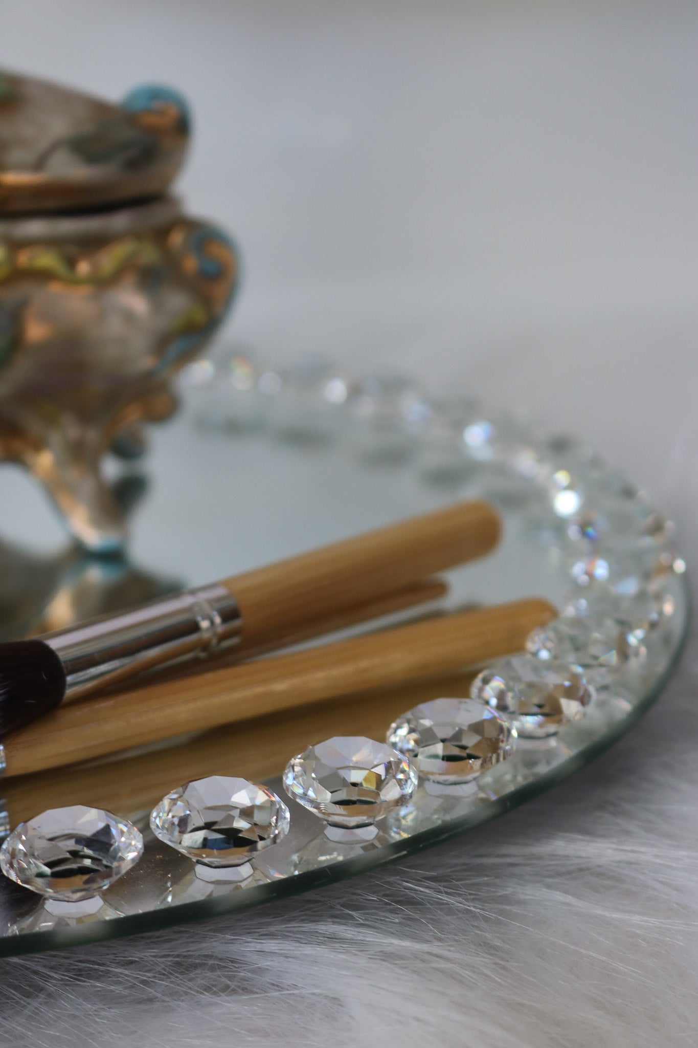 Elegant Lazy Susan with Mirrored Surface with Crystal Diamond Border