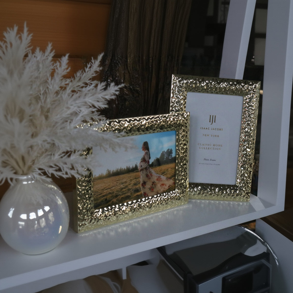 Isaac Jacobs Gold Photo Frame 4x6 Inch Textured Metal Picture Frame Home Decor