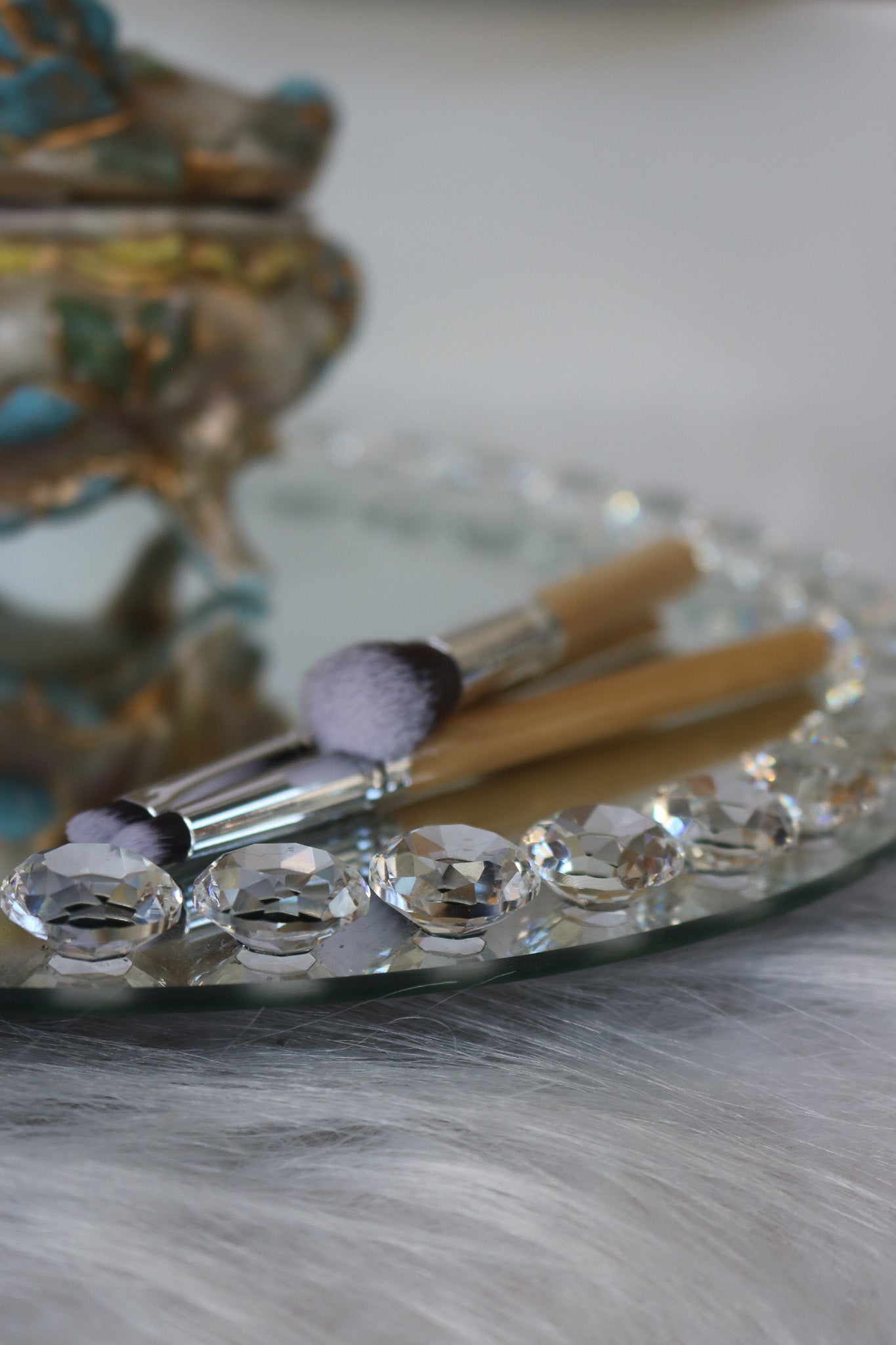 Elegant Lazy Susan with Mirrored Surface with Crystal Diamond Border