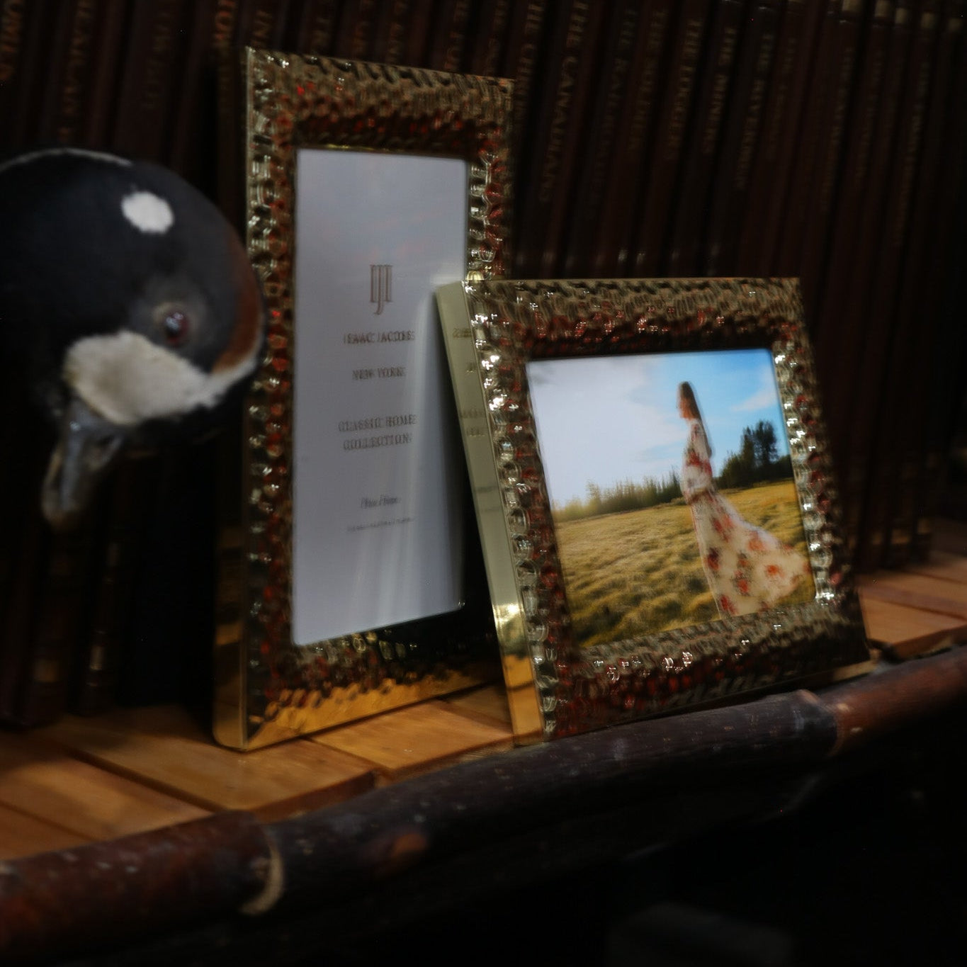 Isaac Jacobs Gold Photo Frame 4x6 Inch Textured Metal Picture Frame Home Decor