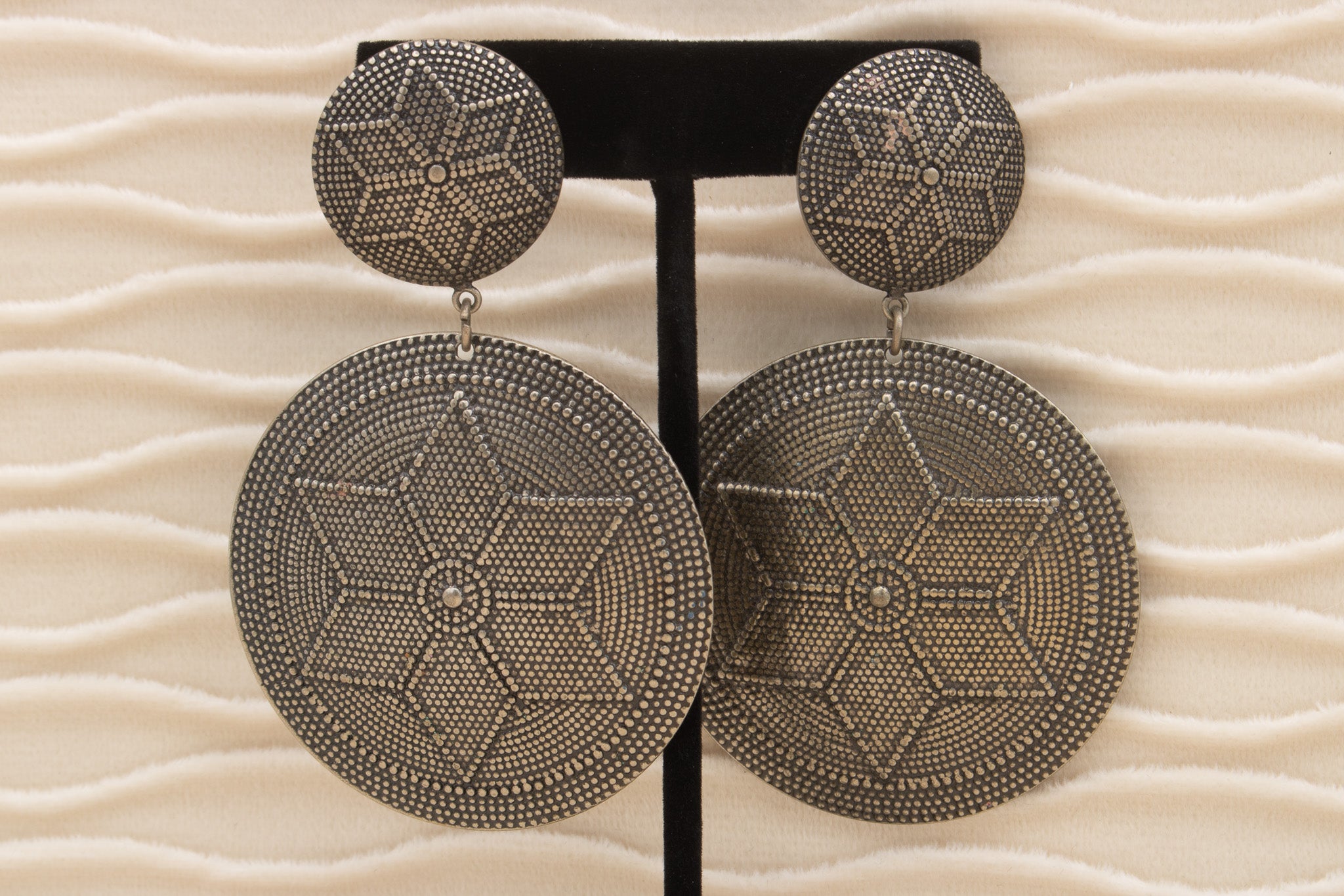 Western Style Silver 2-Tiered Circle Stamped Star Pattern Stud Earrings