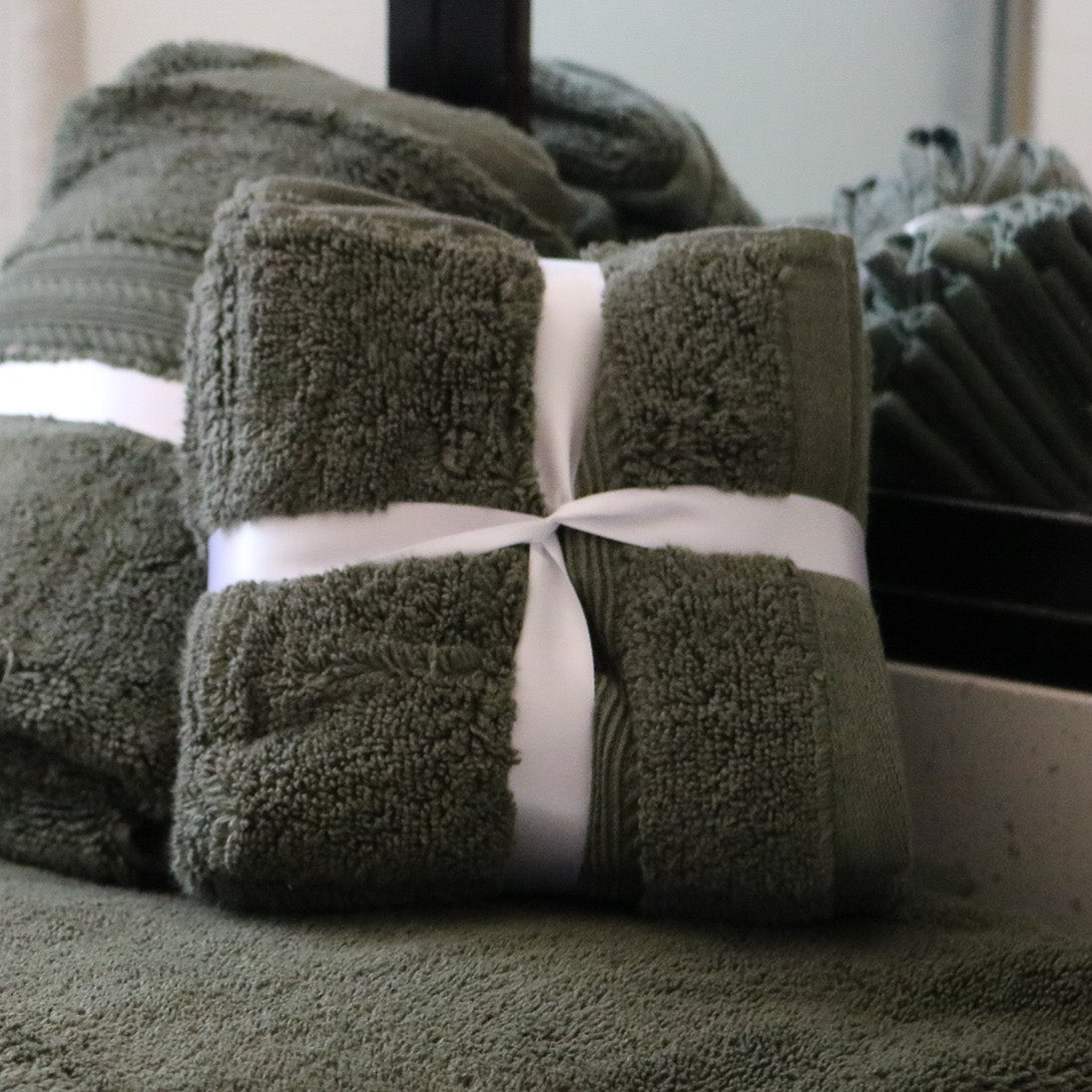 Joie Home Set of Four Luxurious 100% Cotton Dark Green Washcloths