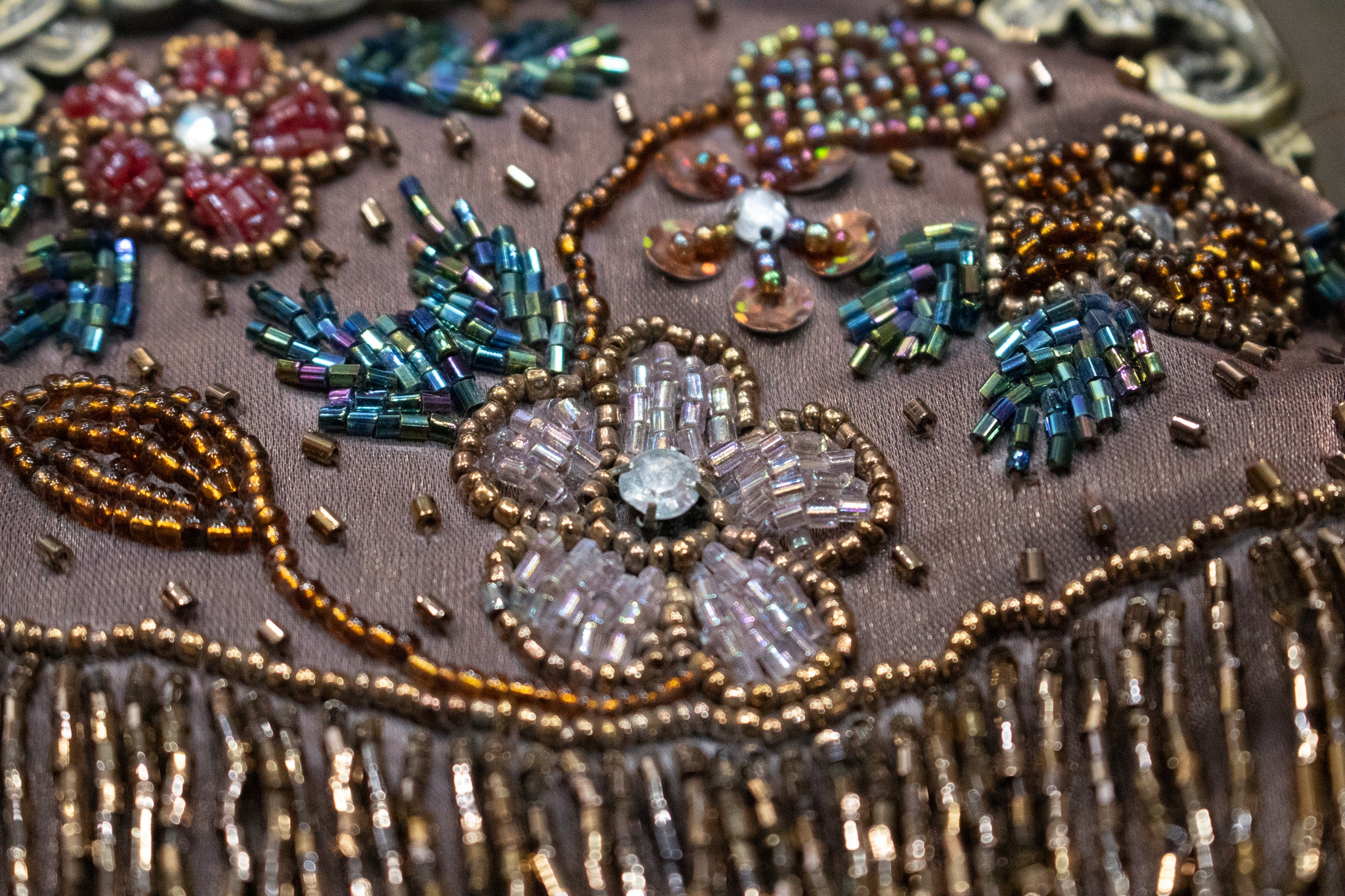 Vintage Silk Beaded Evening Clutch with Detachable Bronze Shoulder Chain Strap