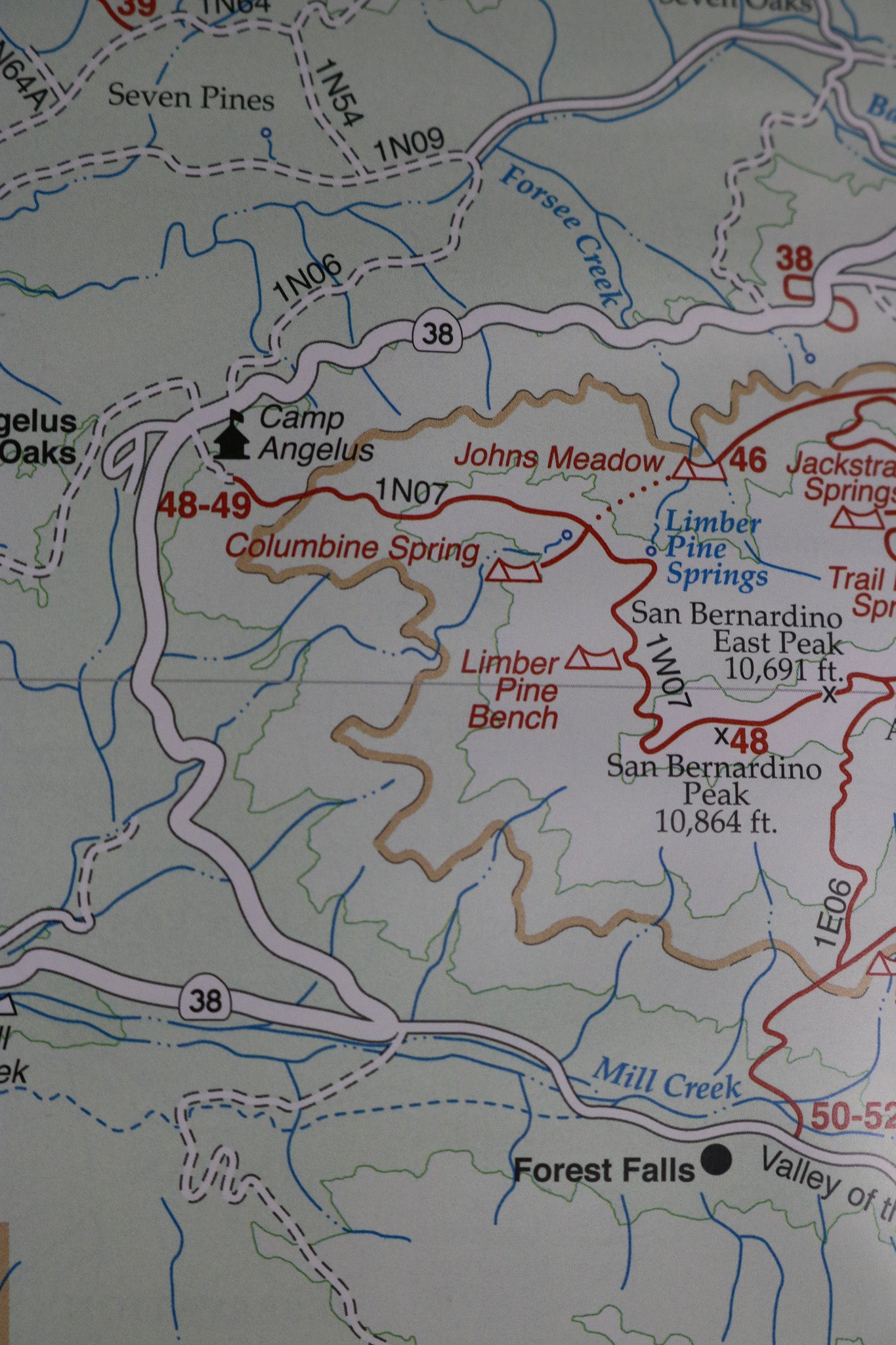 San Bernardino Mountain Trails: 100 Hikes in Southern California With Removable Folded Map By John Robinson & David Harris