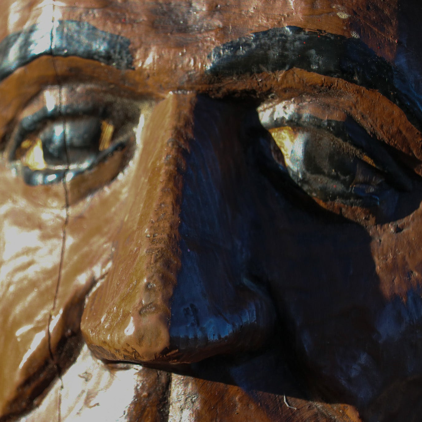 Wooden Hand-Carved Indian Totem Cigar Statue