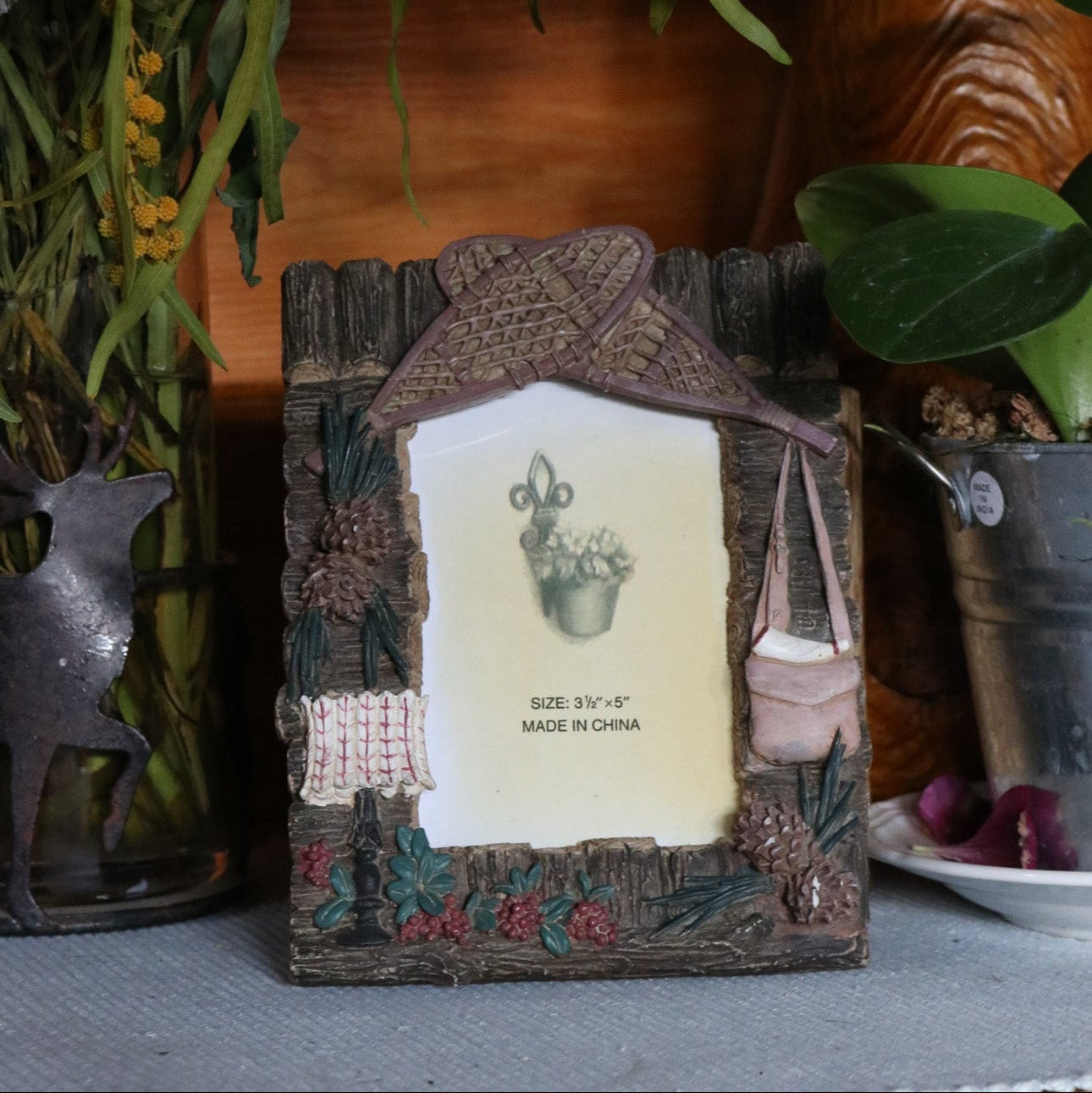 Mini Cabin 3D Design 3 1/2" x 5 1/2" Picture Frame