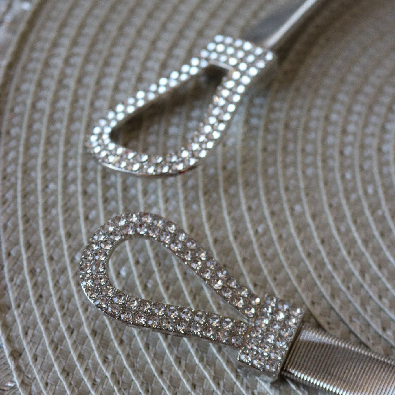 Rhinestone Studded Knot Elastic Metal Stretch Belt