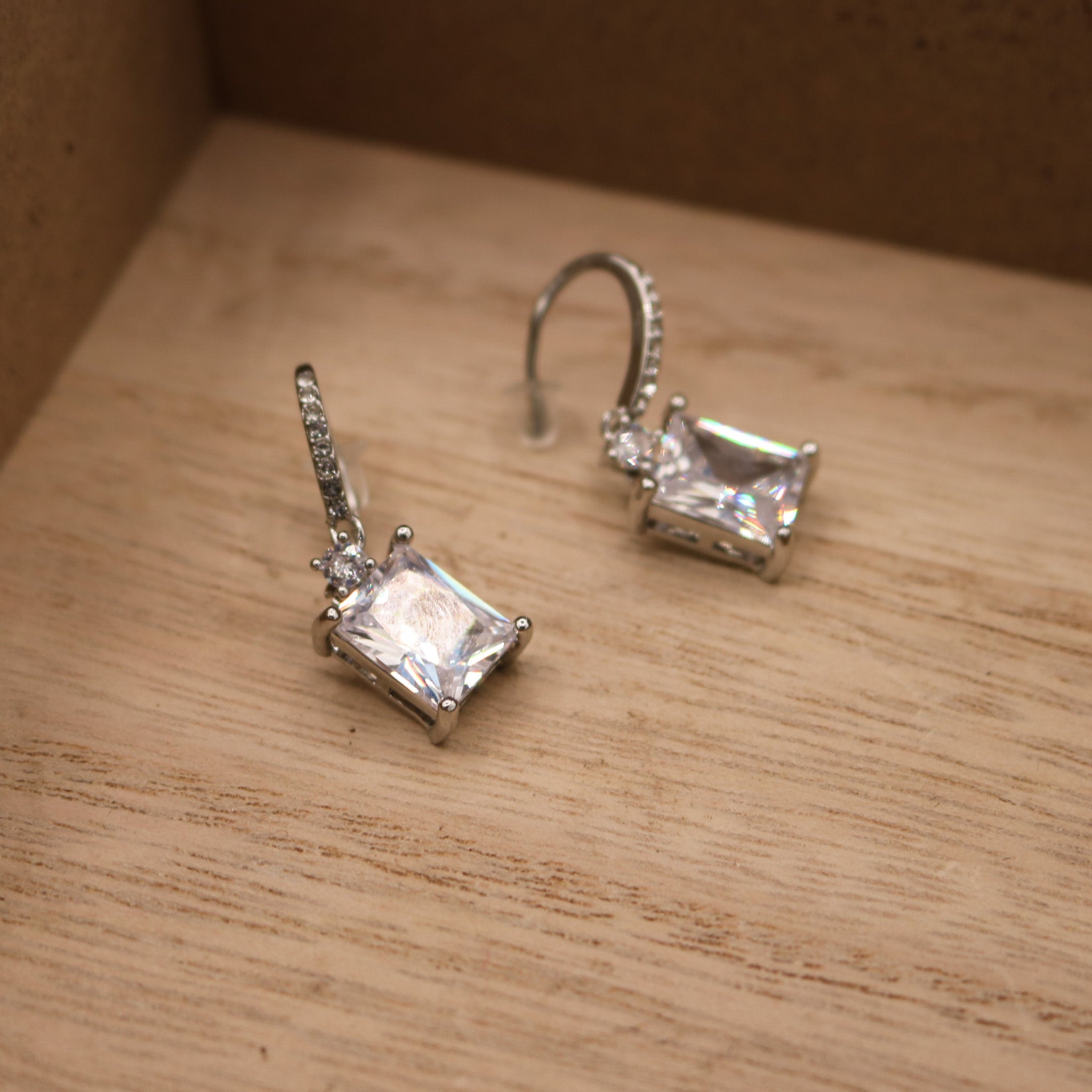 Synthetic Dimond Earrings Hook Style