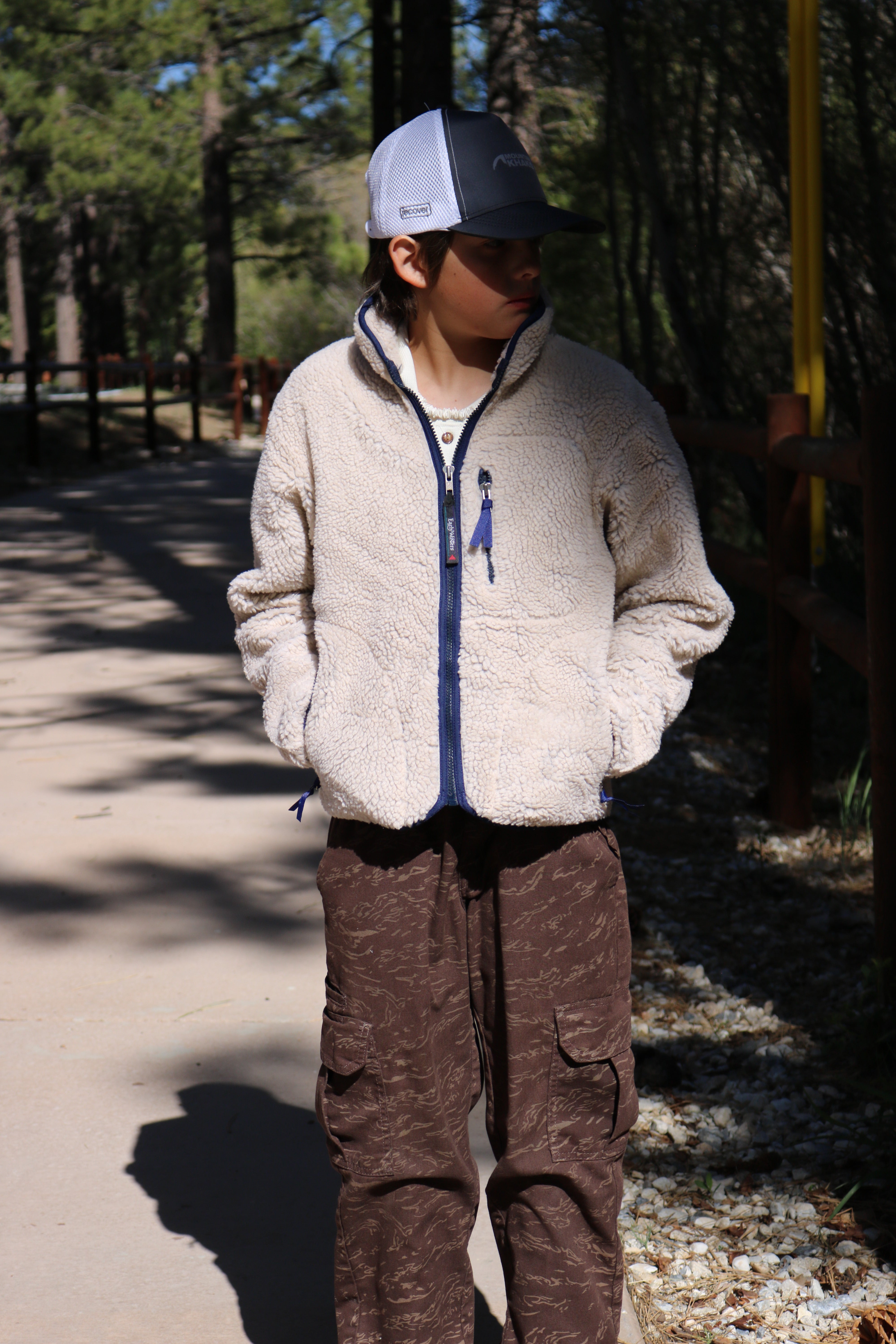 Early Winters Full-Zip Fleece Sweater – Off-White with Navy Blue Details