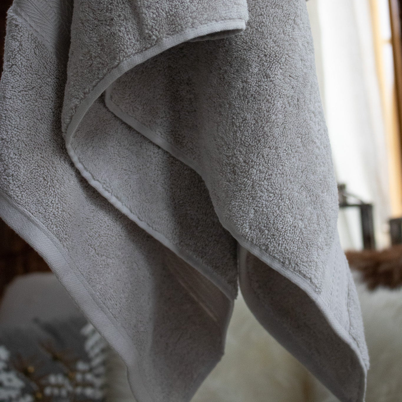 HoteI -100% Cotton Light Gray Bath Towel