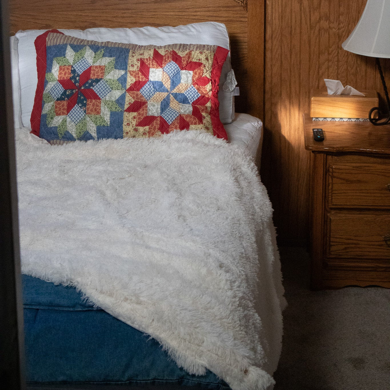 YUSOKI Double Layered Faux Fur Cream White Throw Blanket, 50" x 60"