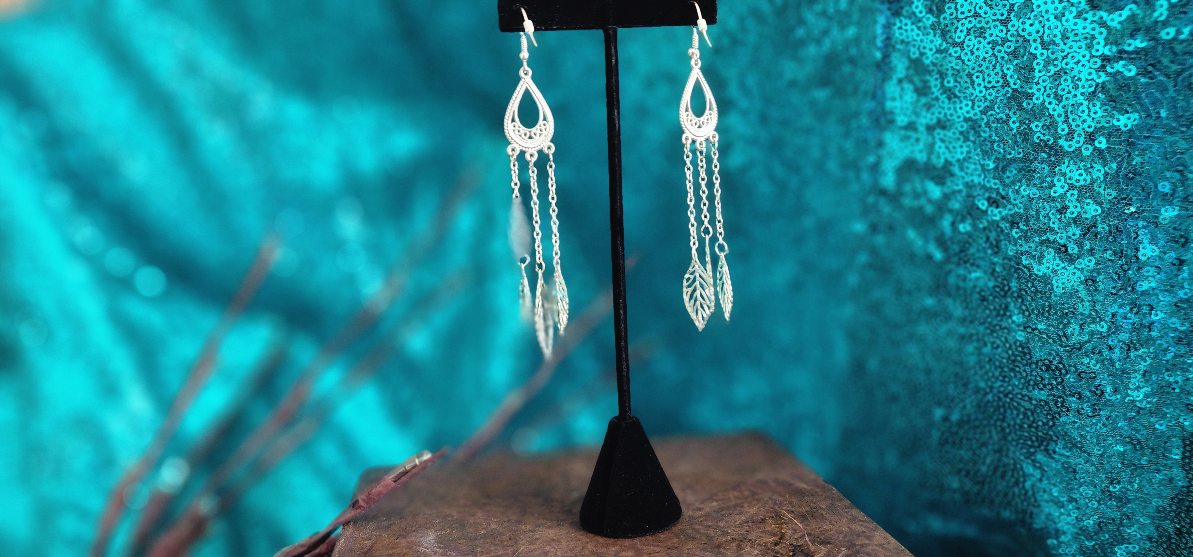 Silver Tone Feather Dangle Earrings Boho Western Long Chain Drop Statement Earrings