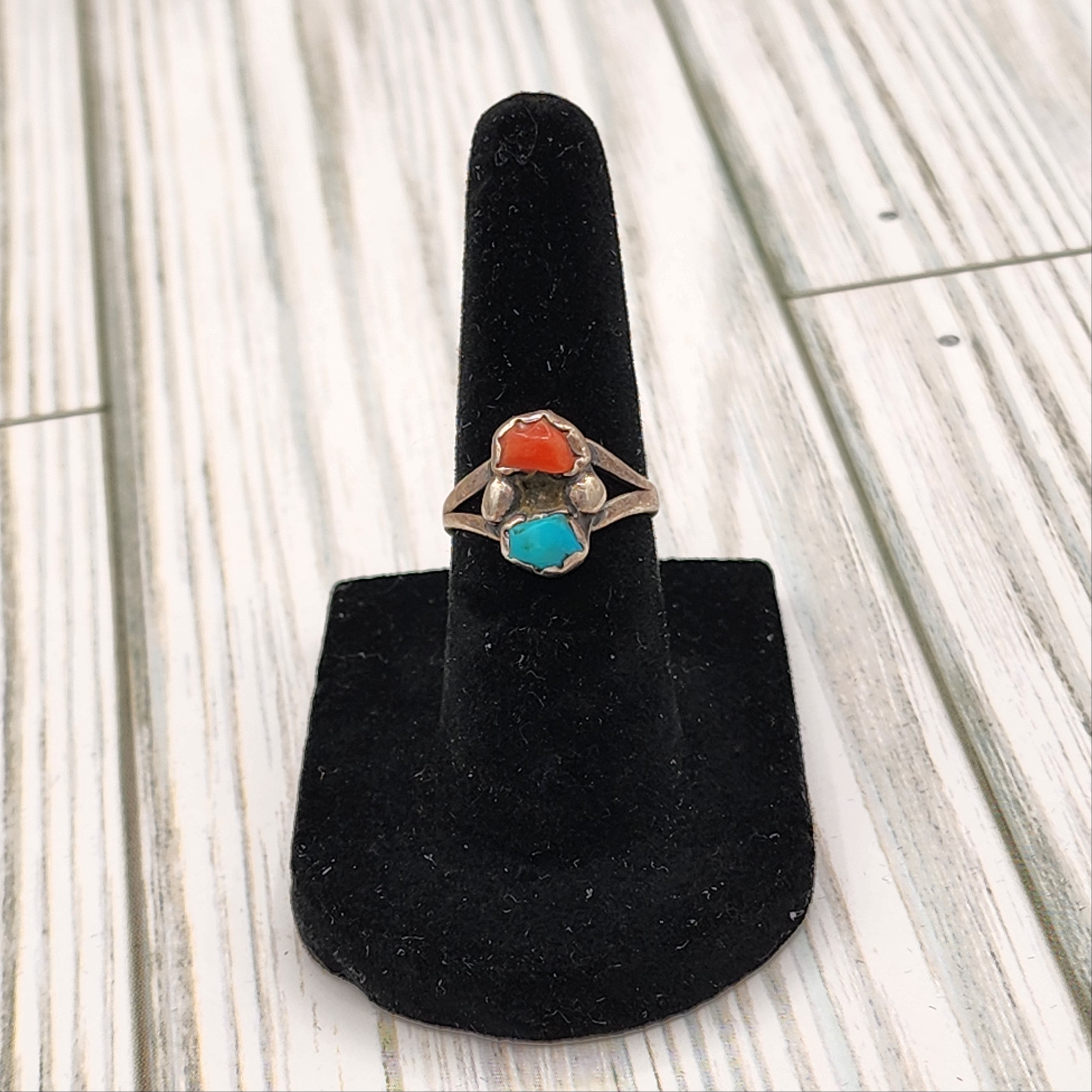 Vintage Navajo Fox Turquoise Coral Gemstones Split Band Ring Size 5
