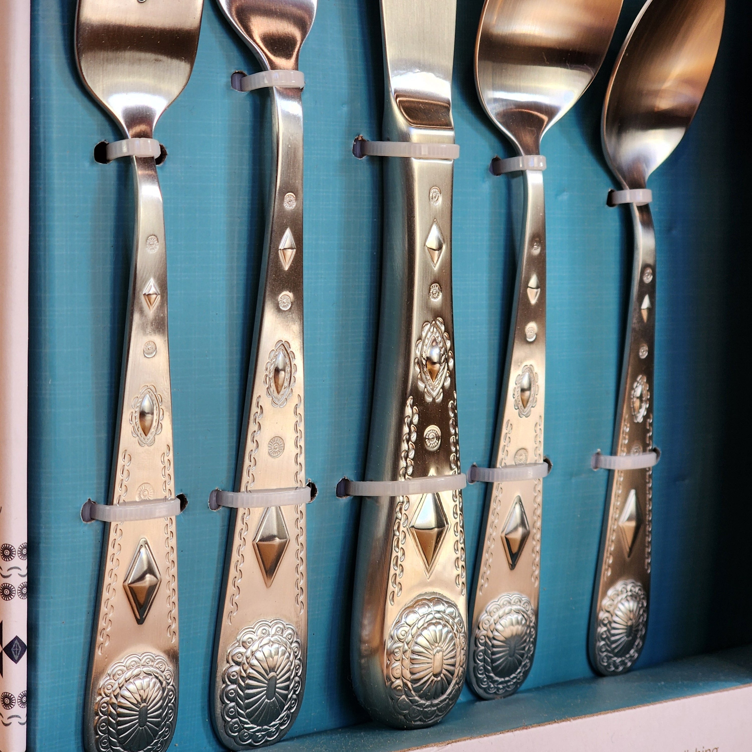 Southwestern Style Wallace Taos 45 Piece Premium Stainless Steel Silverware Set