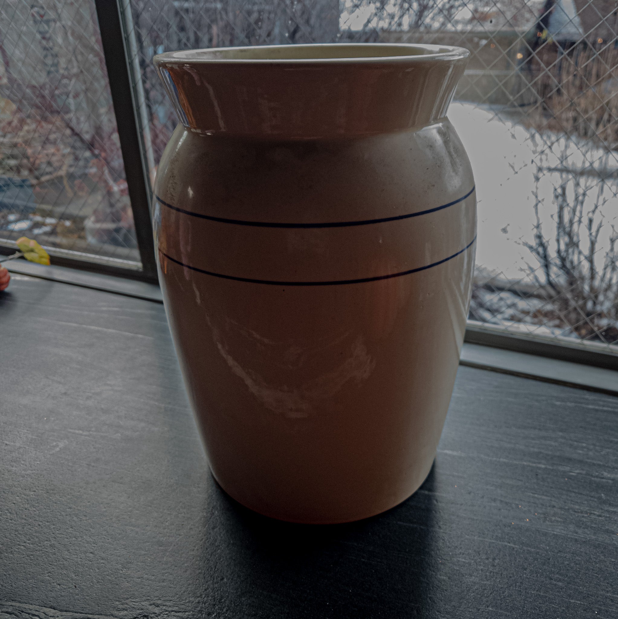 Miali Earthenware Pottery 2 Gallon White Ceramic Drink Dispenser