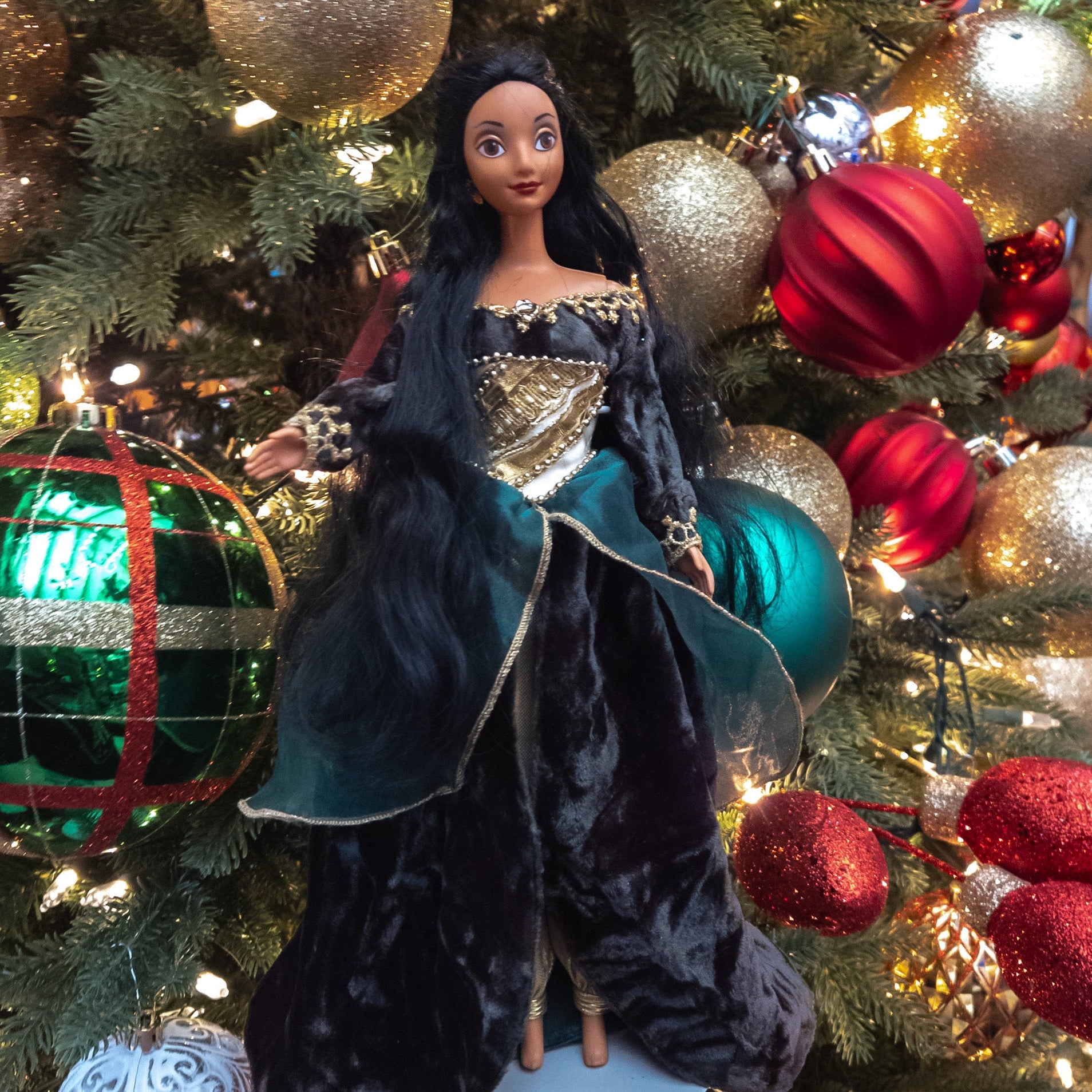 Mattel Disney Aladdin Holiday Princess Jasmine doll