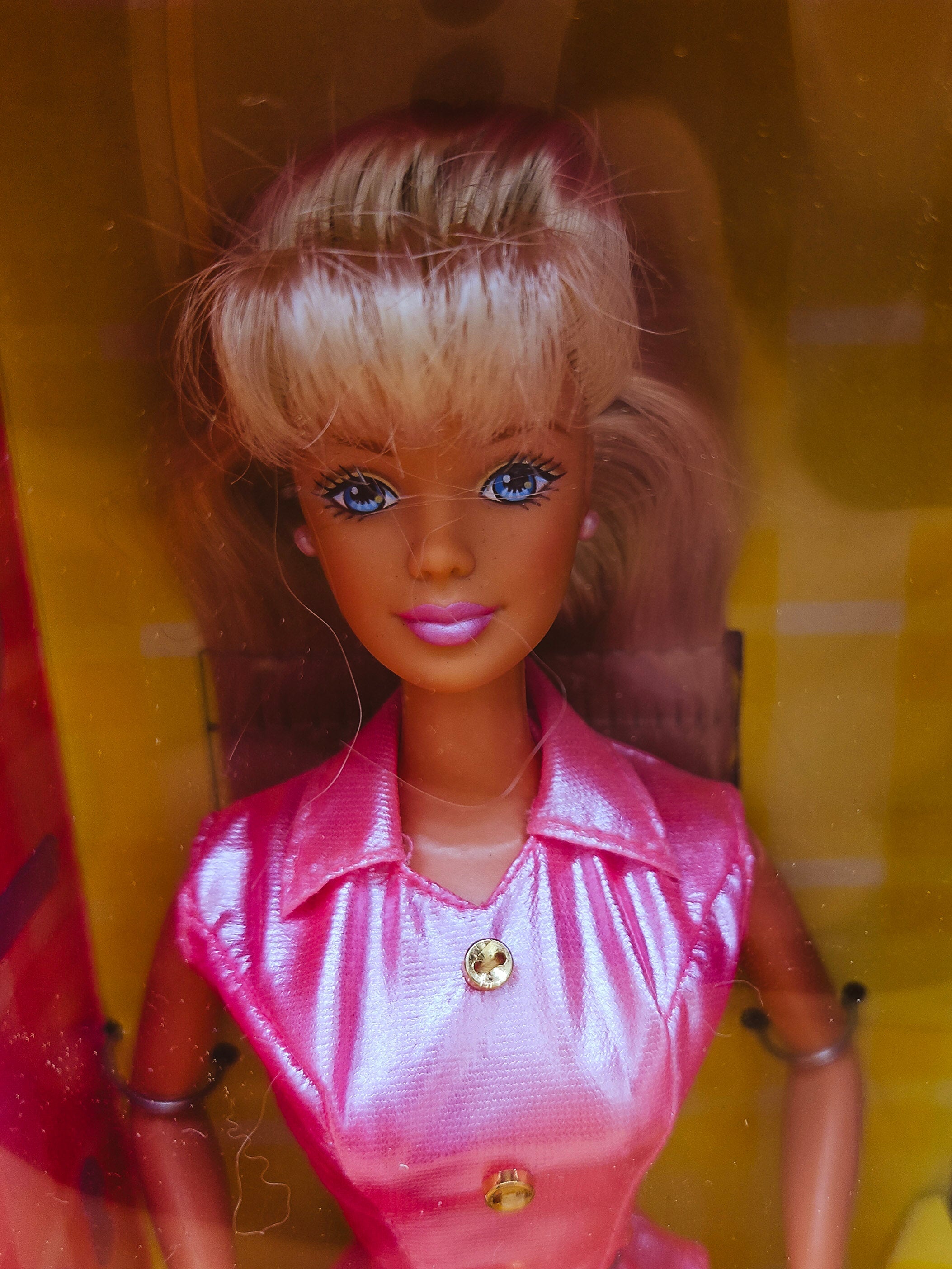 1998 Make a Valentine Barbie Special Edition
