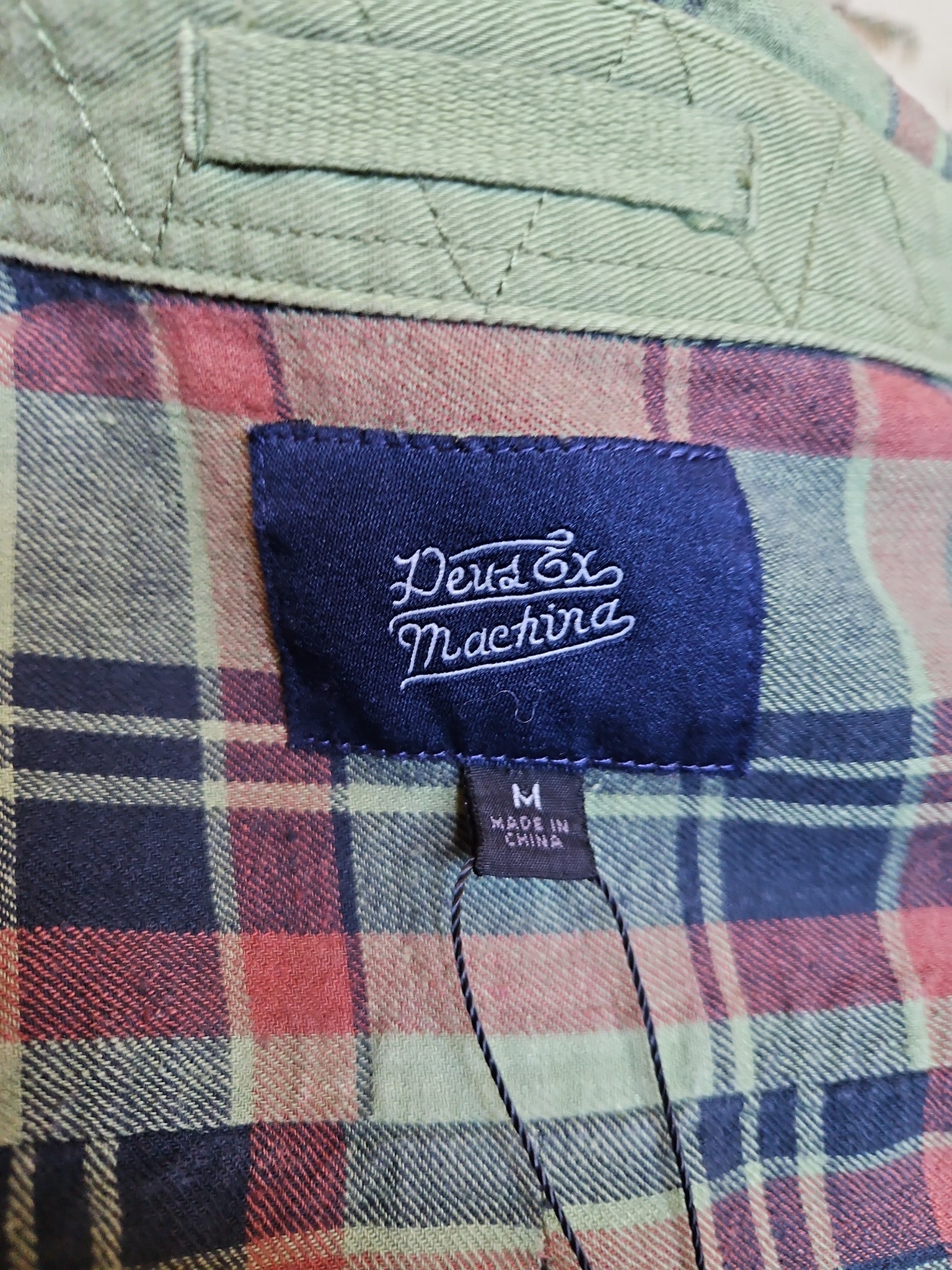 Deus Ex Machina Green plaid Button-Up Flannel – Long Sleeve