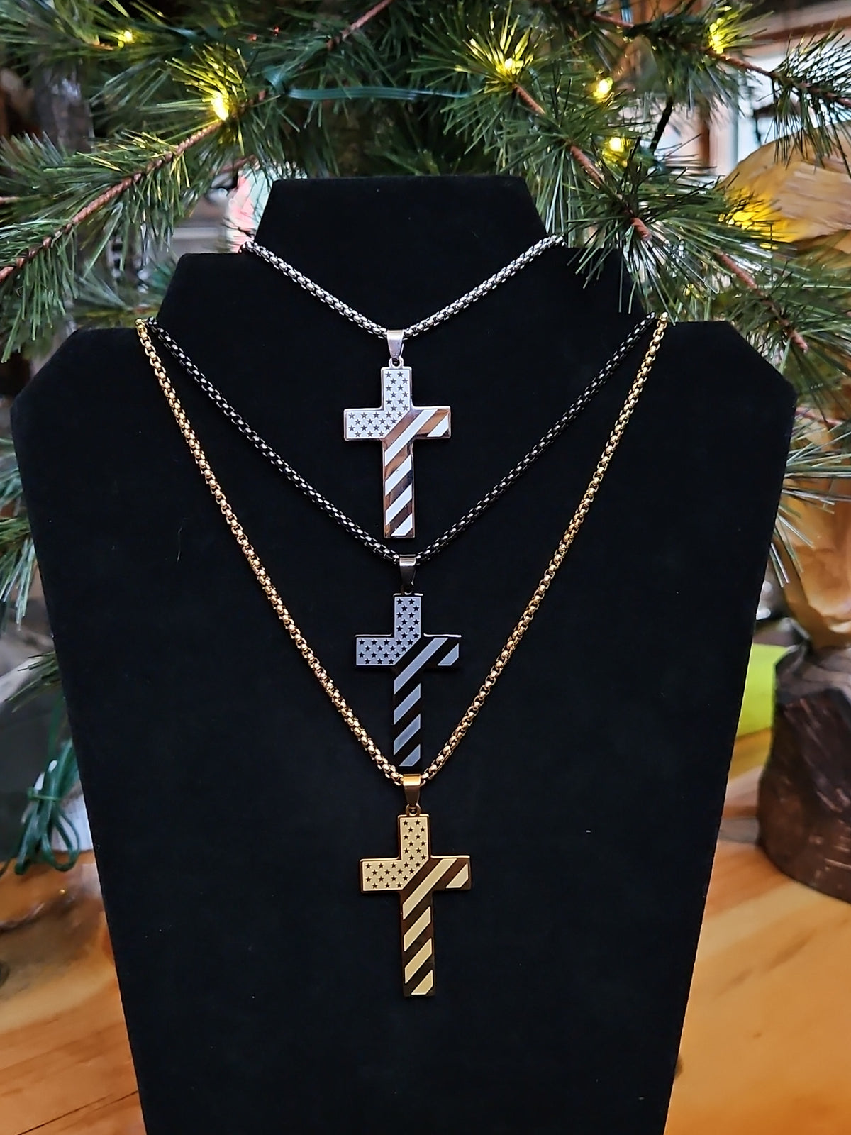 Joshua 1:9 “Be Strong & Courageous” Cross Necklace – Stainless Steel
