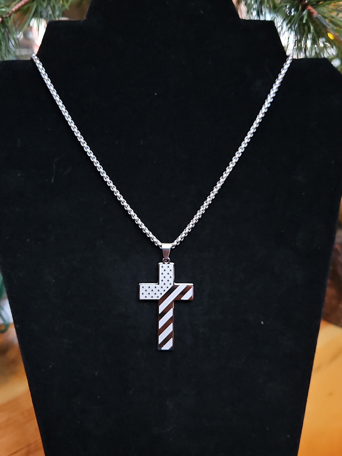 Joshua 1:9 “Be Strong & Courageous” Cross Necklace – Stainless Steel