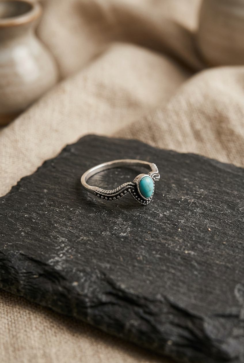 Turquoise-Style Teardrop Ring – Size 8