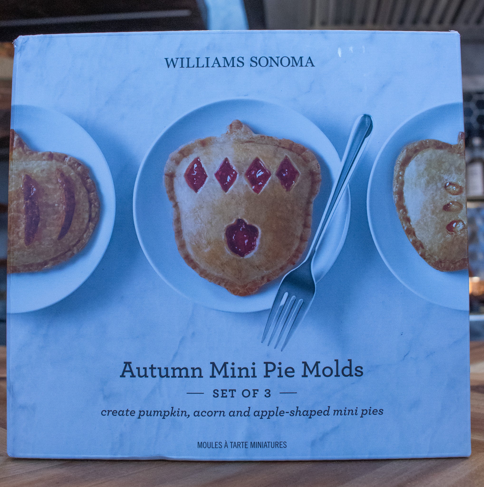 Williams Sonoma Set of 3 Autumn Themed Mini Pie Molds